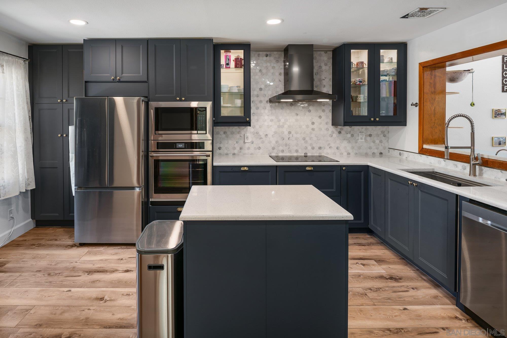 Detail Gallery Image 8 of 39 For 8647  Circle R Valley Ln, Escondido,  CA 92026 - 2 Beds | 2 Baths