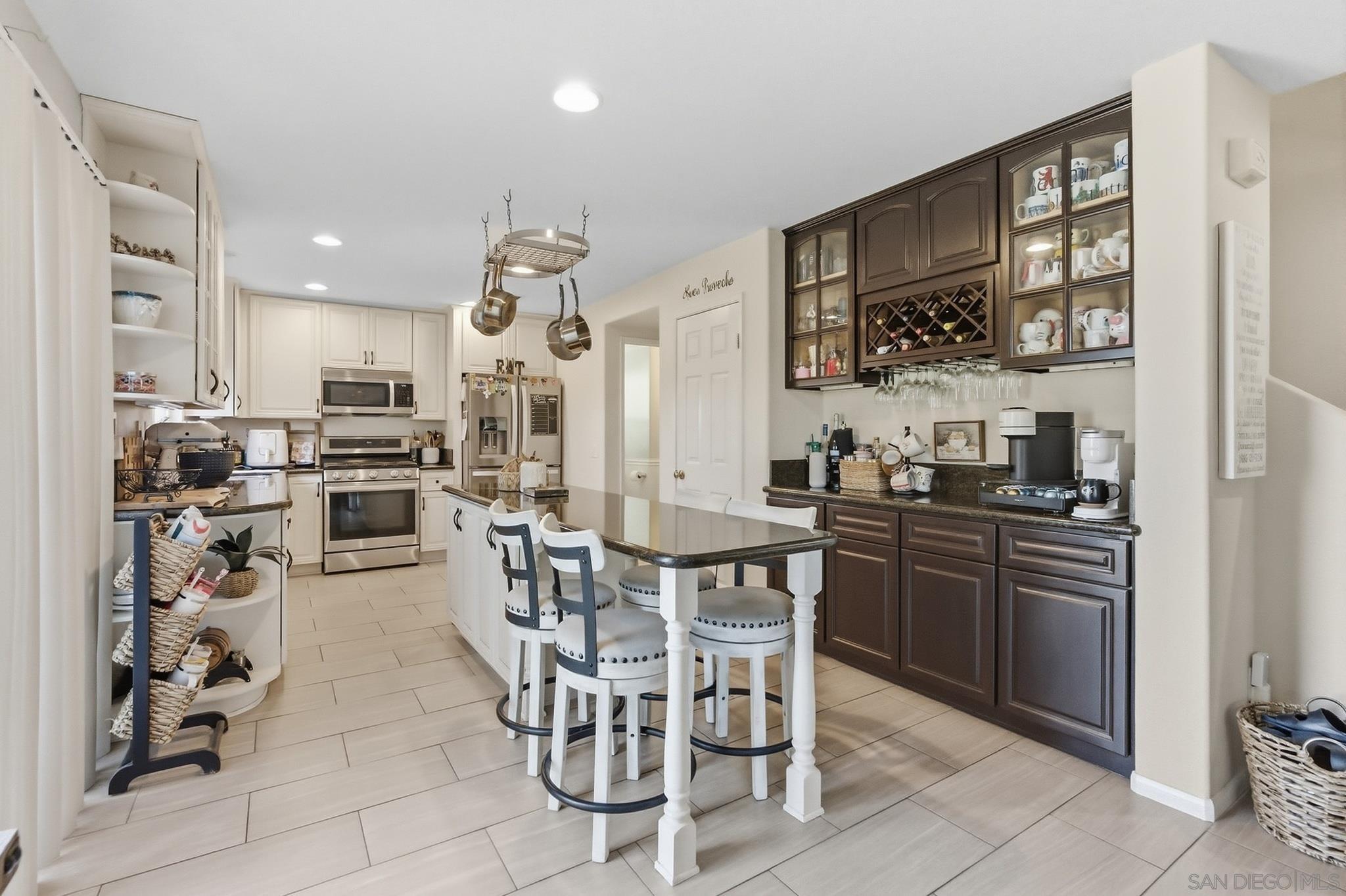 Detail Gallery Image 4 of 36 For 5630  Vista San Juanico, San Diego,  CA 92154 - 4 Beds | 2/1 Baths