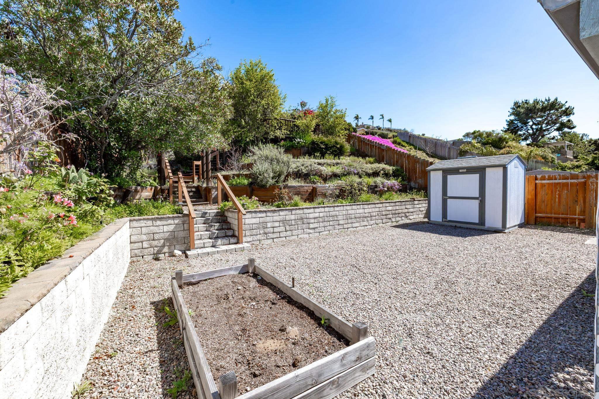 Detail Gallery Image 18 of 37 For 5177  Loma Verde, Oceanside,  CA 92056 - 2 Beds | 2 Baths