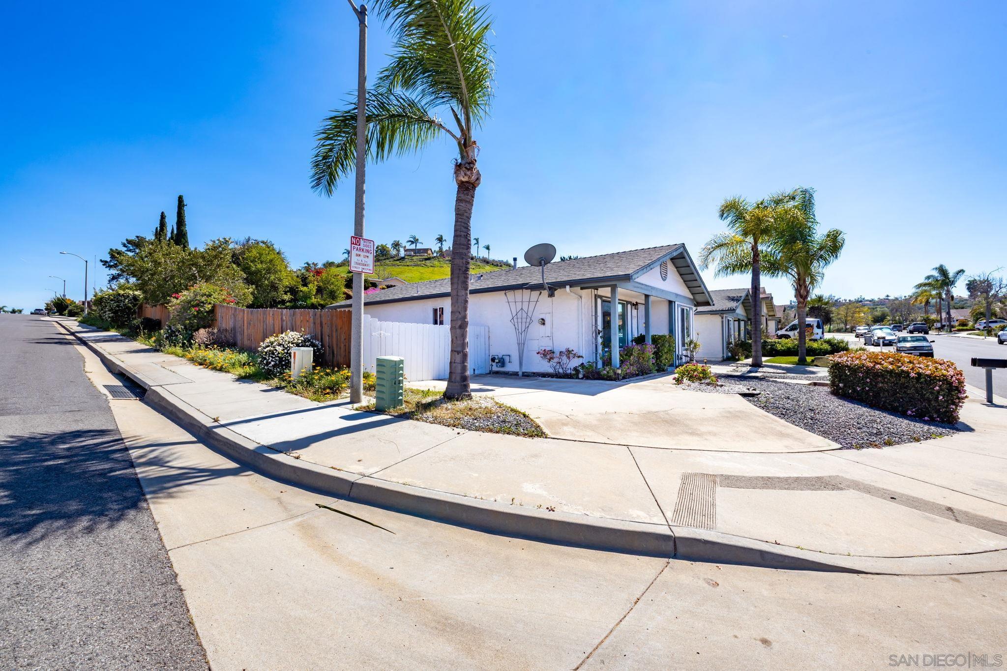 Detail Gallery Image 35 of 37 For 5177  Loma Verde, Oceanside,  CA 92056 - 2 Beds | 2 Baths