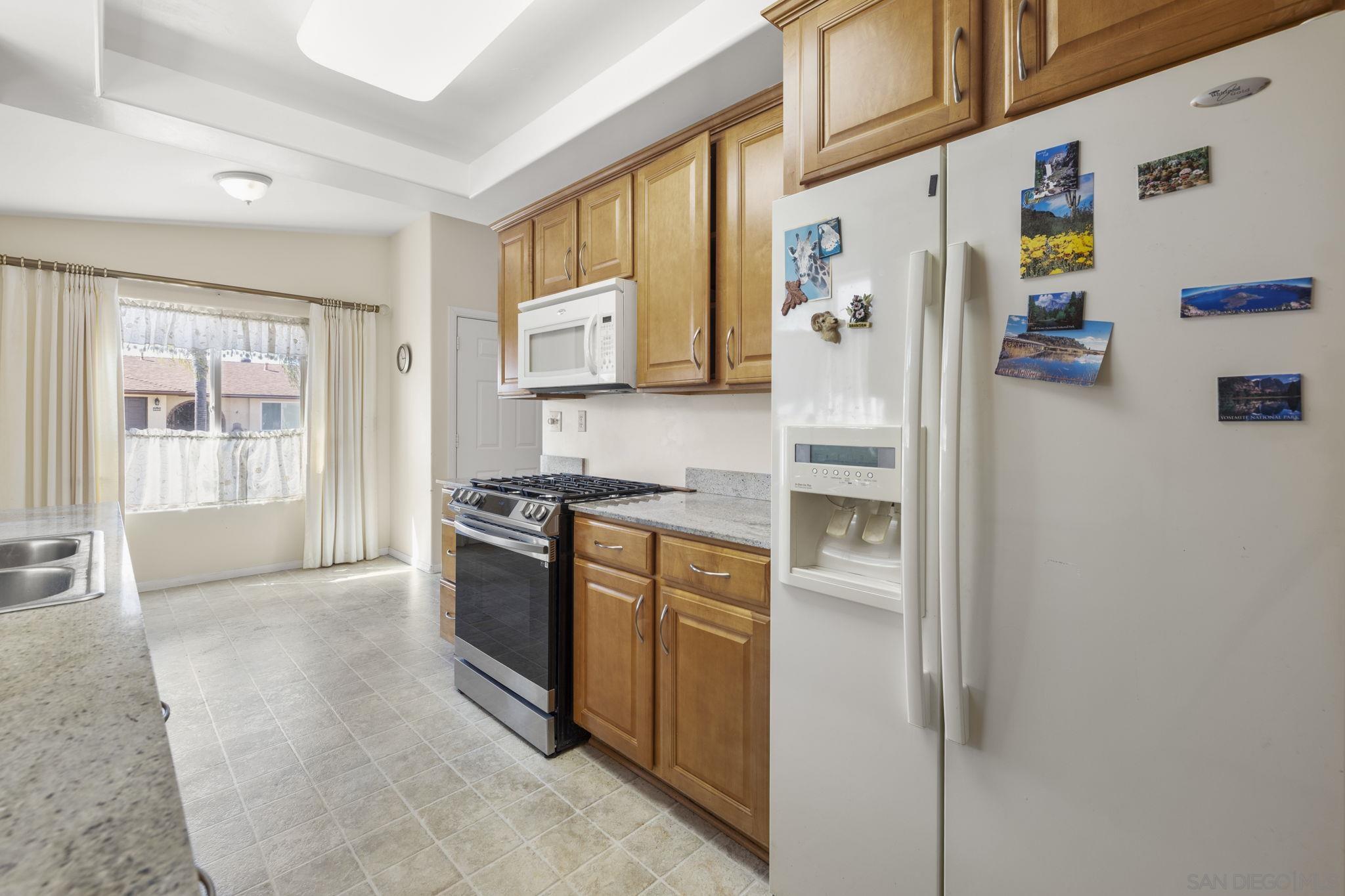 Detail Gallery Image 6 of 37 For 5177  Loma Verde, Oceanside,  CA 92056 - 2 Beds | 2 Baths