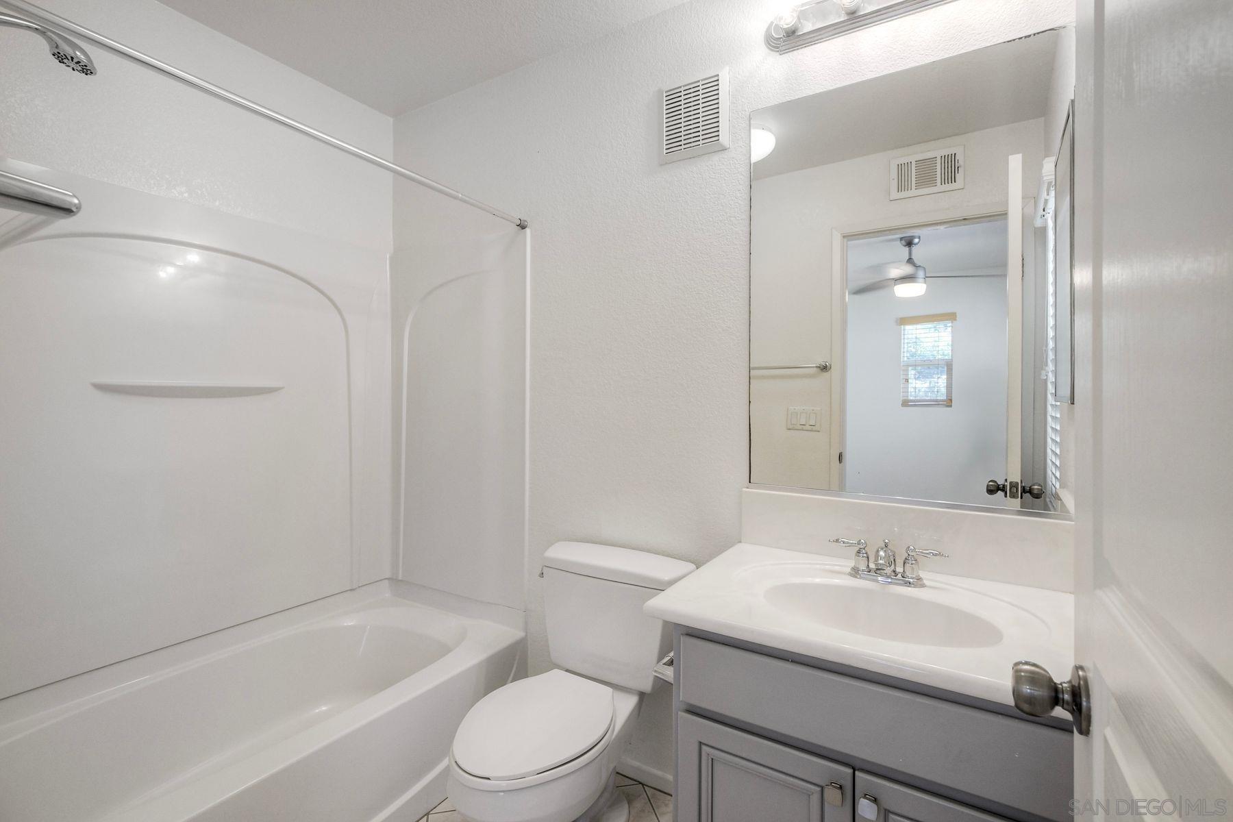 Detail Gallery Image 16 of 28 For 598  Almond Rd, San Marcos,  CA 92078 - 3 Beds | 3 Baths