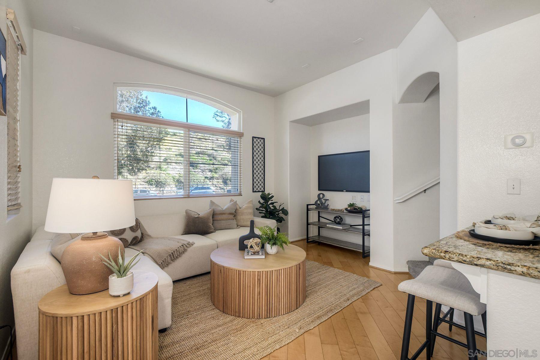 Detail Gallery Image 3 of 28 For 598  Almond Rd, San Marcos,  CA 92078 - 3 Beds | 3 Baths