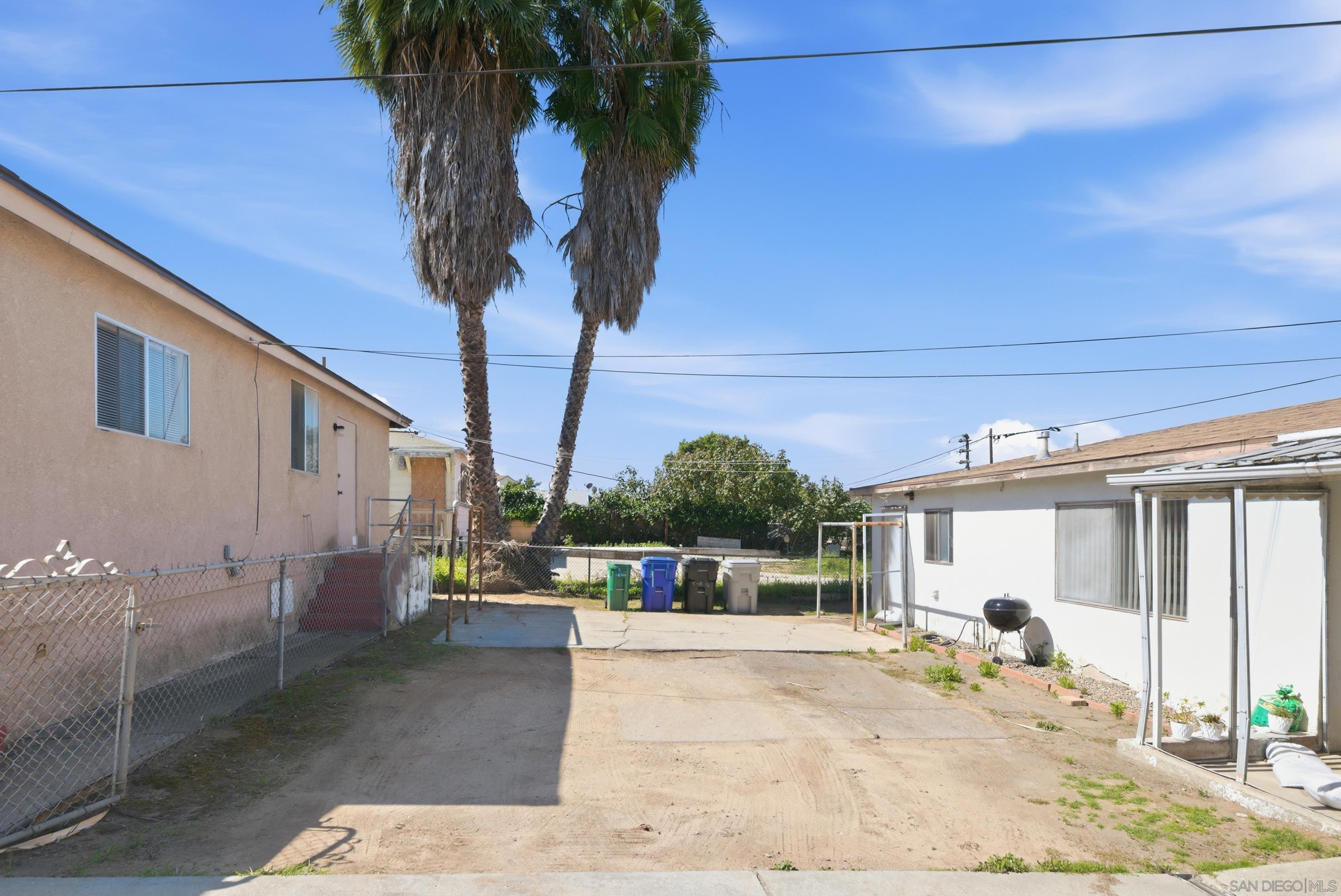 Detail Gallery Image 7 of 33 For 5242-48  Imperial Ave, San Diego,  CA 92114 - 2 Beds | 1 Baths