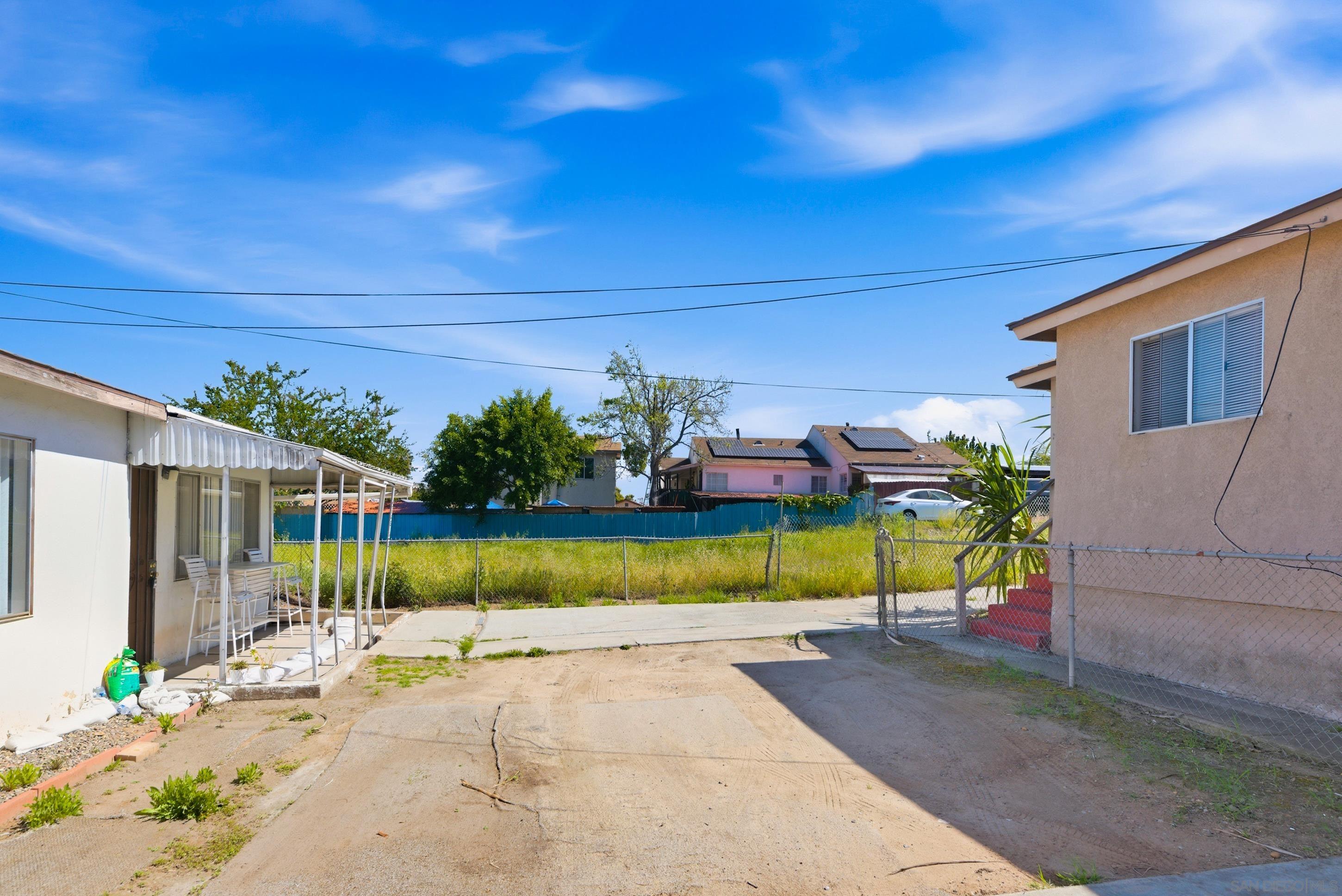 Detail Gallery Image 9 of 33 For 5242-48  Imperial Ave, San Diego,  CA 92114 - 2 Beds | 1 Baths