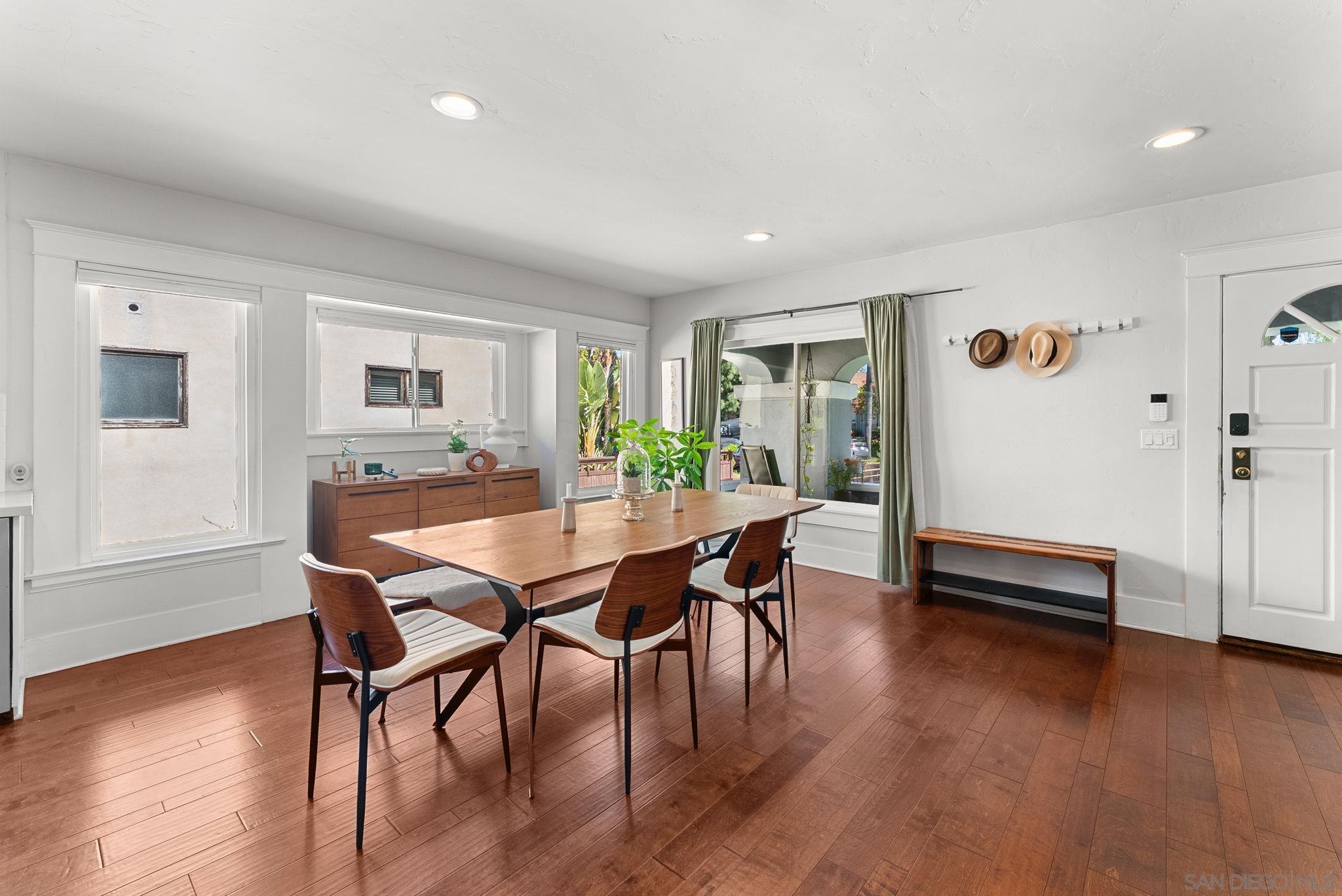 Detail Gallery Image 12 of 60 For 4736-38  Kensington Drive, San Diego,  CA 92116 - 4 Beds | 3/1 Baths