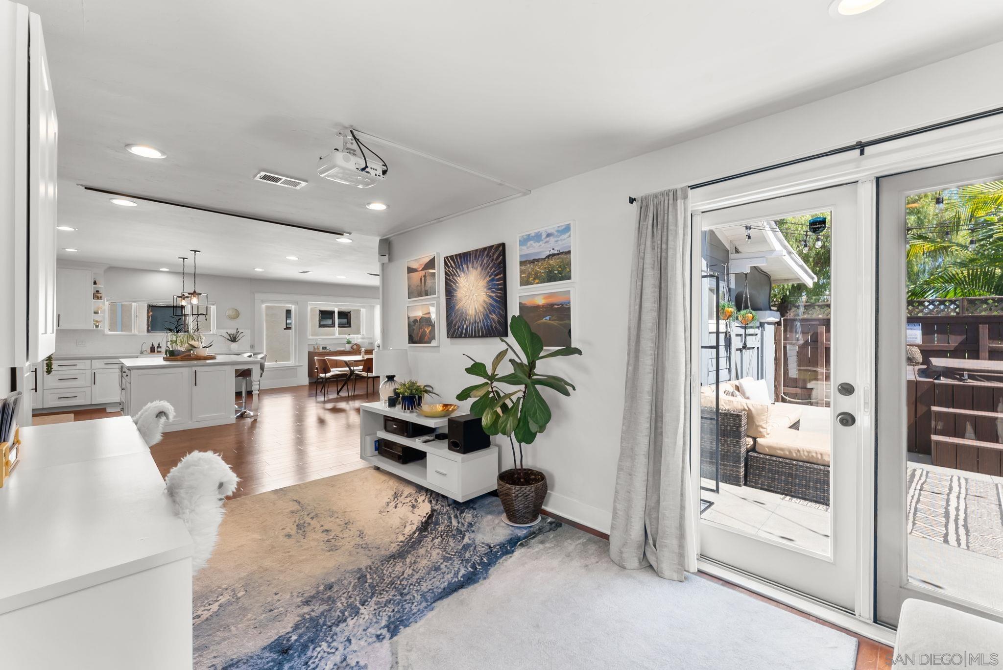 Detail Gallery Image 14 of 60 For 4736-38  Kensington Drive, San Diego,  CA 92116 - 4 Beds | 3/1 Baths