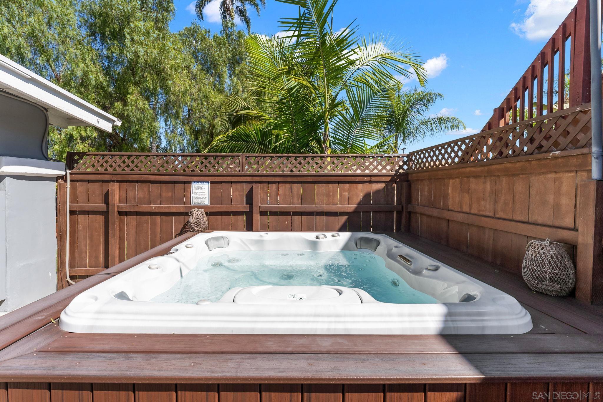 Detail Gallery Image 16 of 60 For 4736-38  Kensington Drive, San Diego,  CA 92116 - 4 Beds | 3/1 Baths