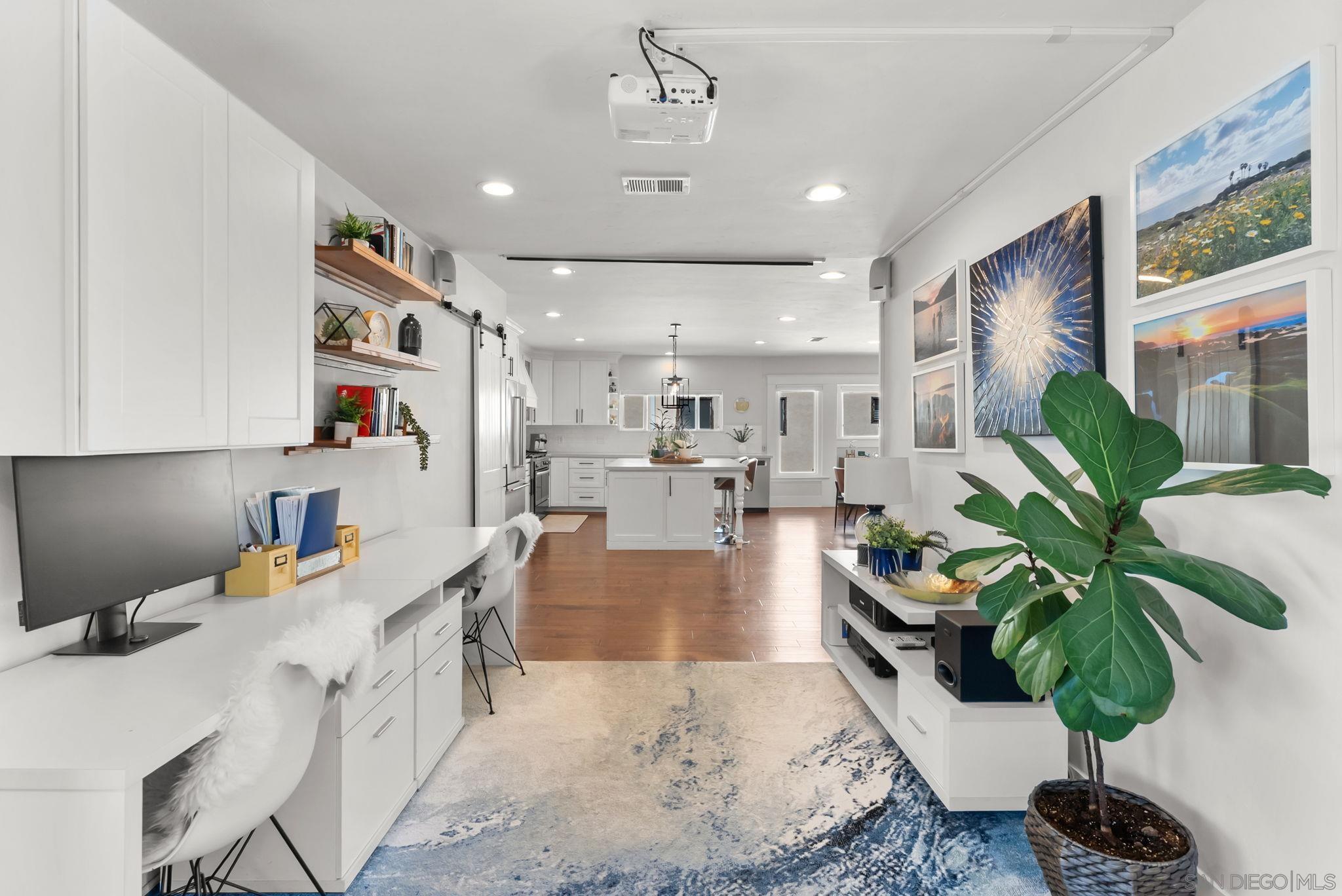 Detail Gallery Image 19 of 60 For 4736-38  Kensington Drive, San Diego,  CA 92116 - 4 Beds | 3/1 Baths