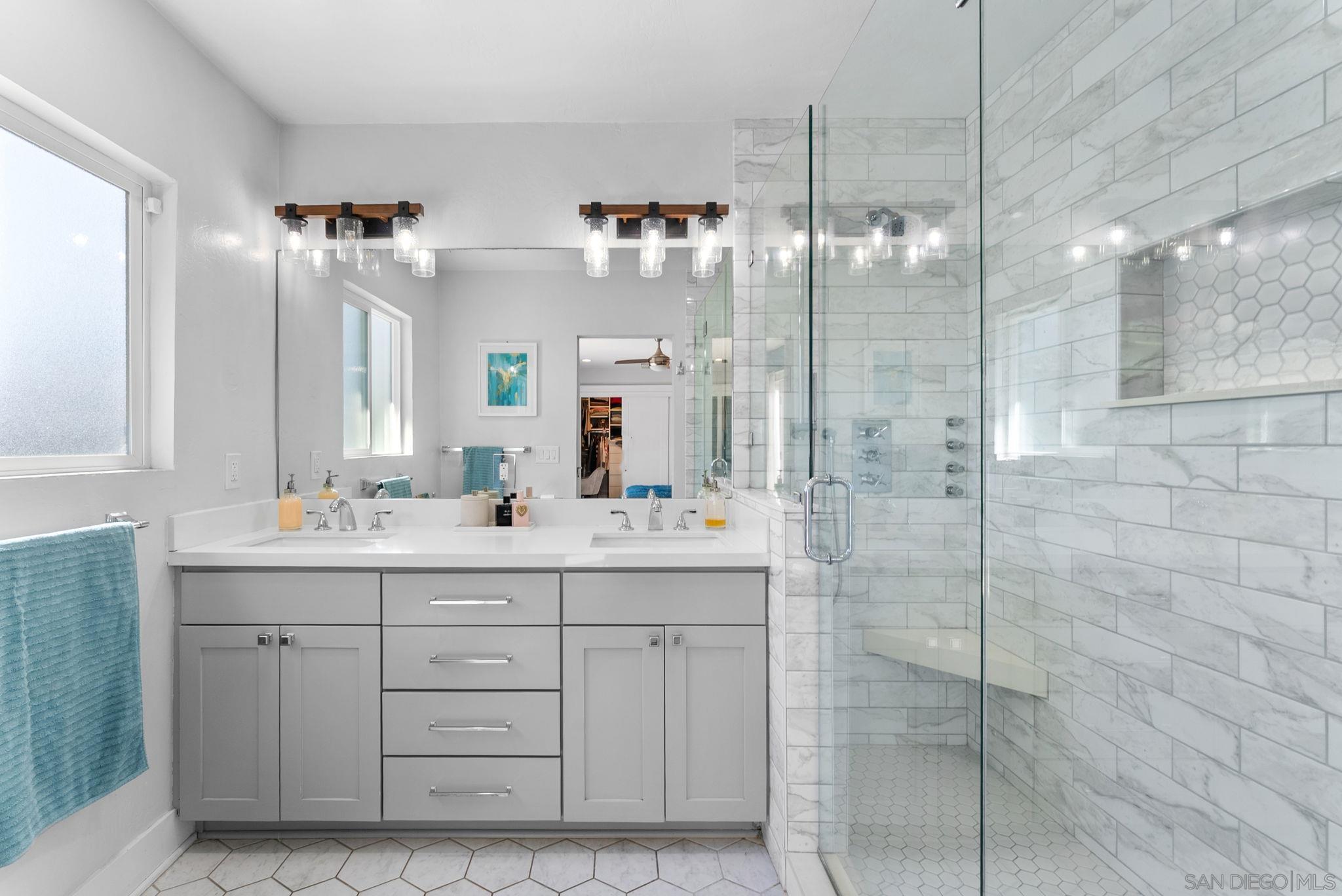 Detail Gallery Image 23 of 60 For 4736-38  Kensington Drive, San Diego,  CA 92116 - 4 Beds | 3/1 Baths