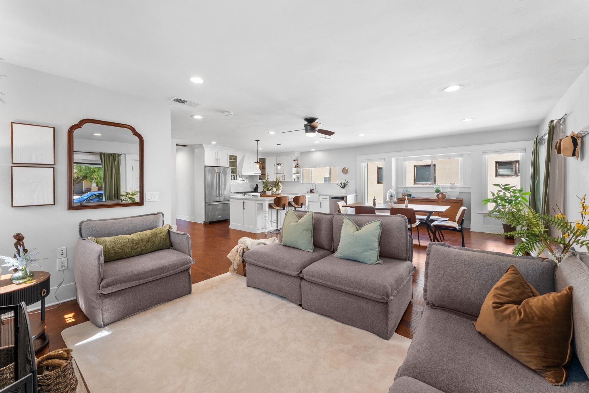 Detail Gallery Image 5 of 60 For 4736-38  Kensington Drive, San Diego,  CA 92116 - 4 Beds | 3/1 Baths