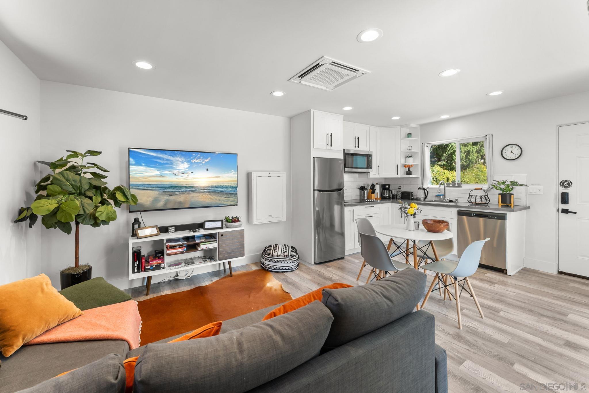 Detail Gallery Image 44 of 60 For 4736-38  Kensington Drive, San Diego,  CA 92116 - 4 Beds | 3/1 Baths