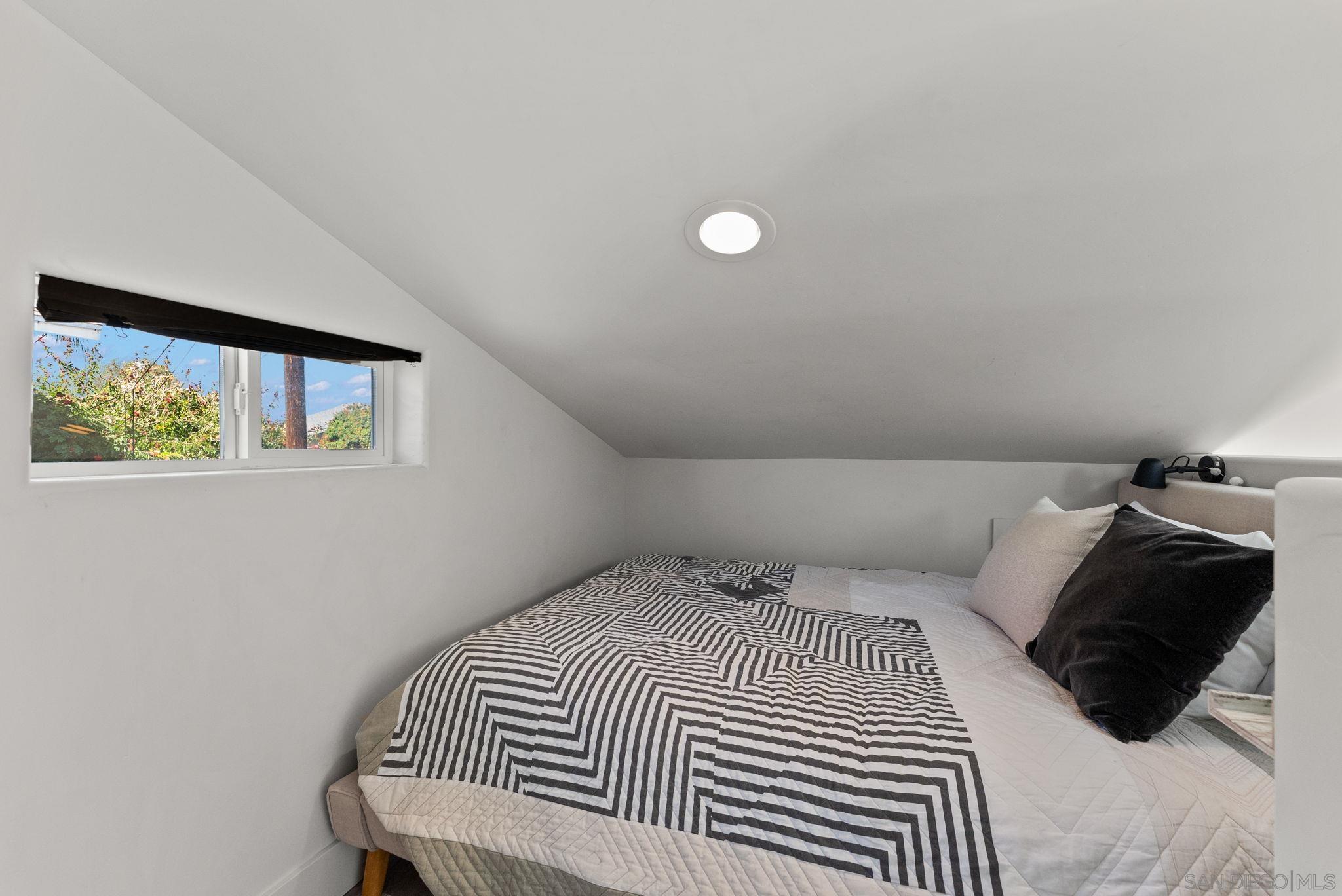 Detail Gallery Image 48 of 60 For 4736-38  Kensington Drive, San Diego,  CA 92116 - 4 Beds | 3/1 Baths