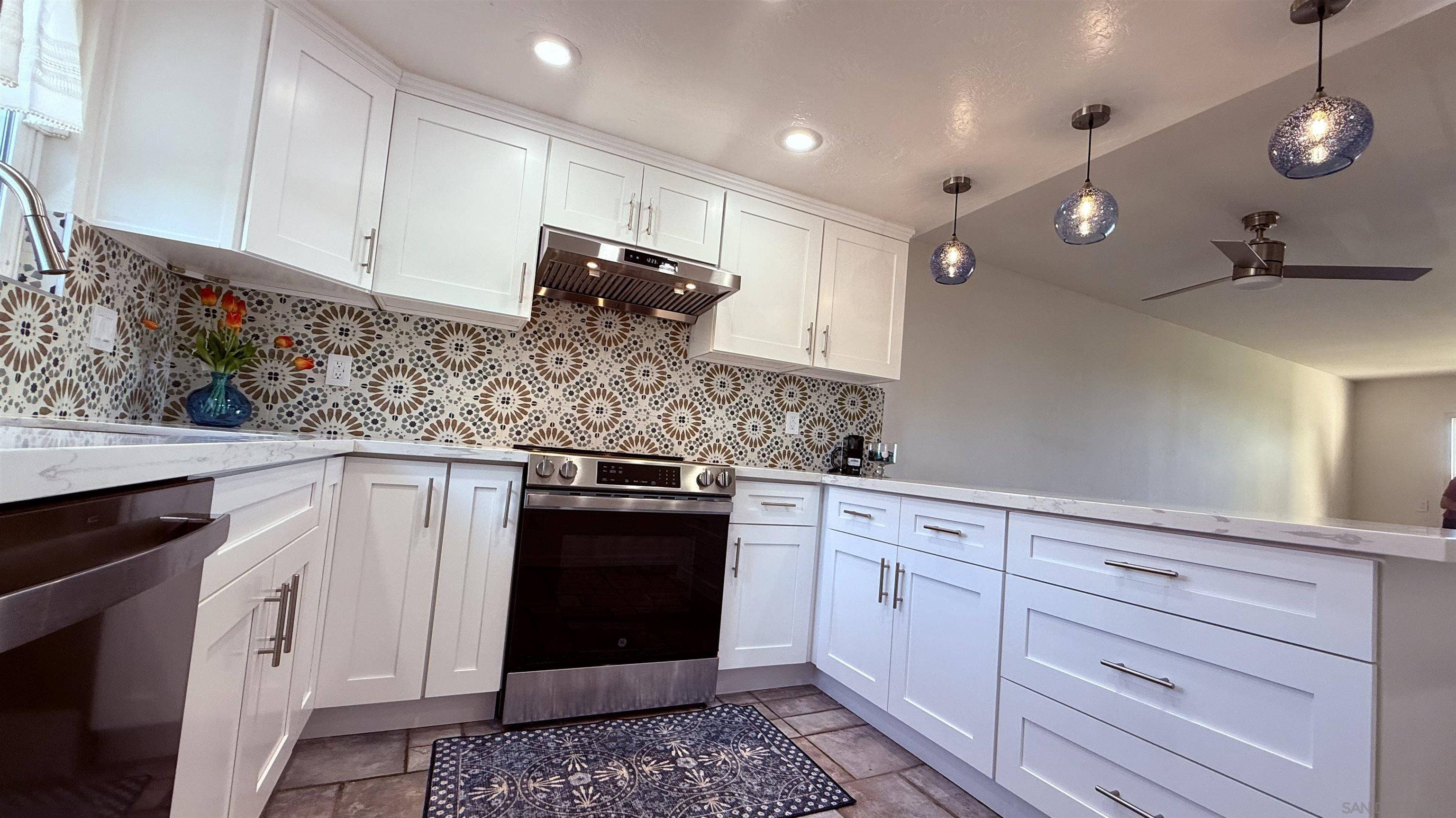 Detail Gallery Image 15 of 32 For 6677  Paseo Del Norte  #F,  Carlsbad,  CA 92011 - 2 Beds | 2 Baths