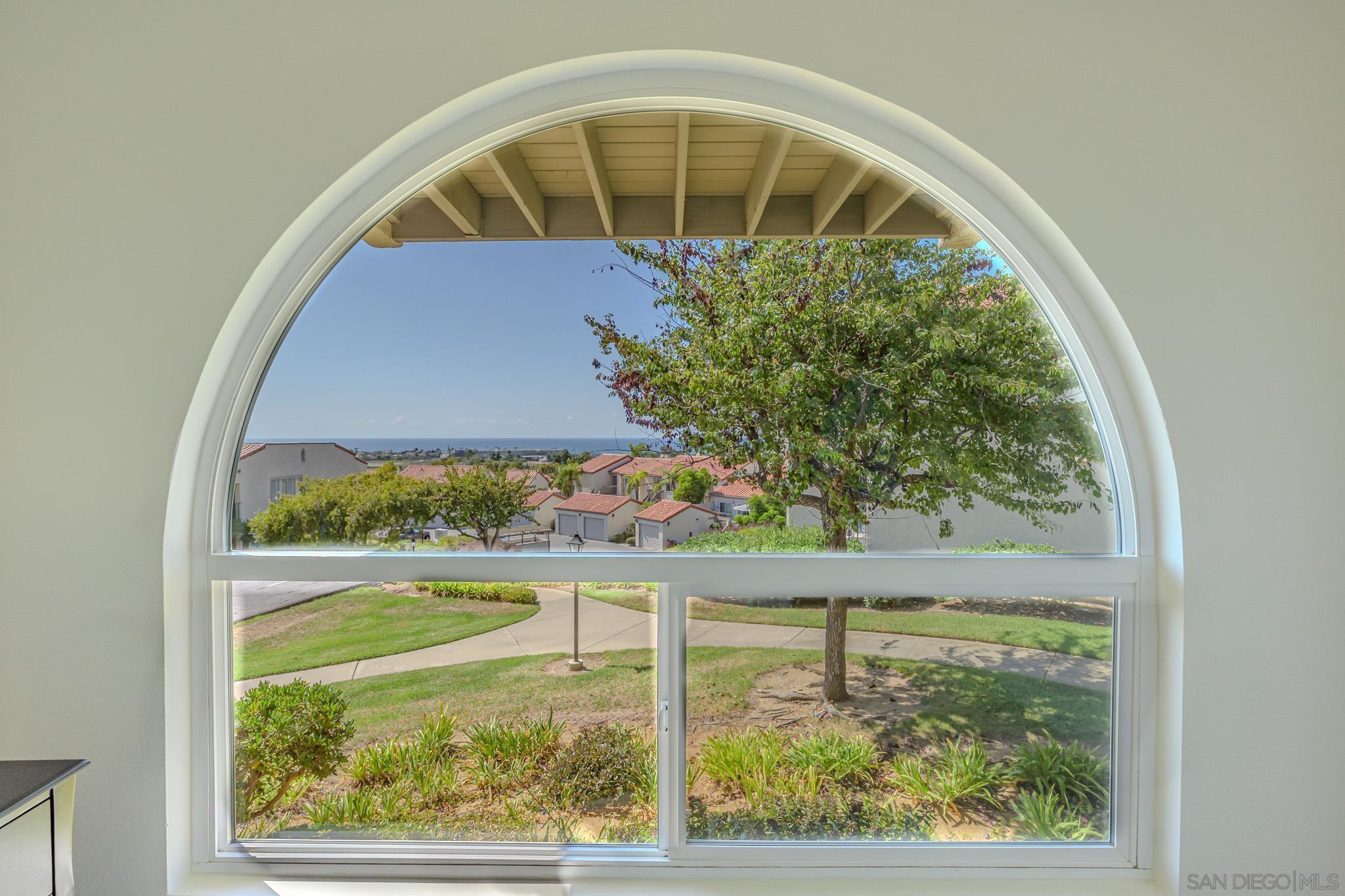 Detail Gallery Image 23 of 32 For 6677  Paseo Del Norte  #F,  Carlsbad,  CA 92011 - 2 Beds | 2 Baths