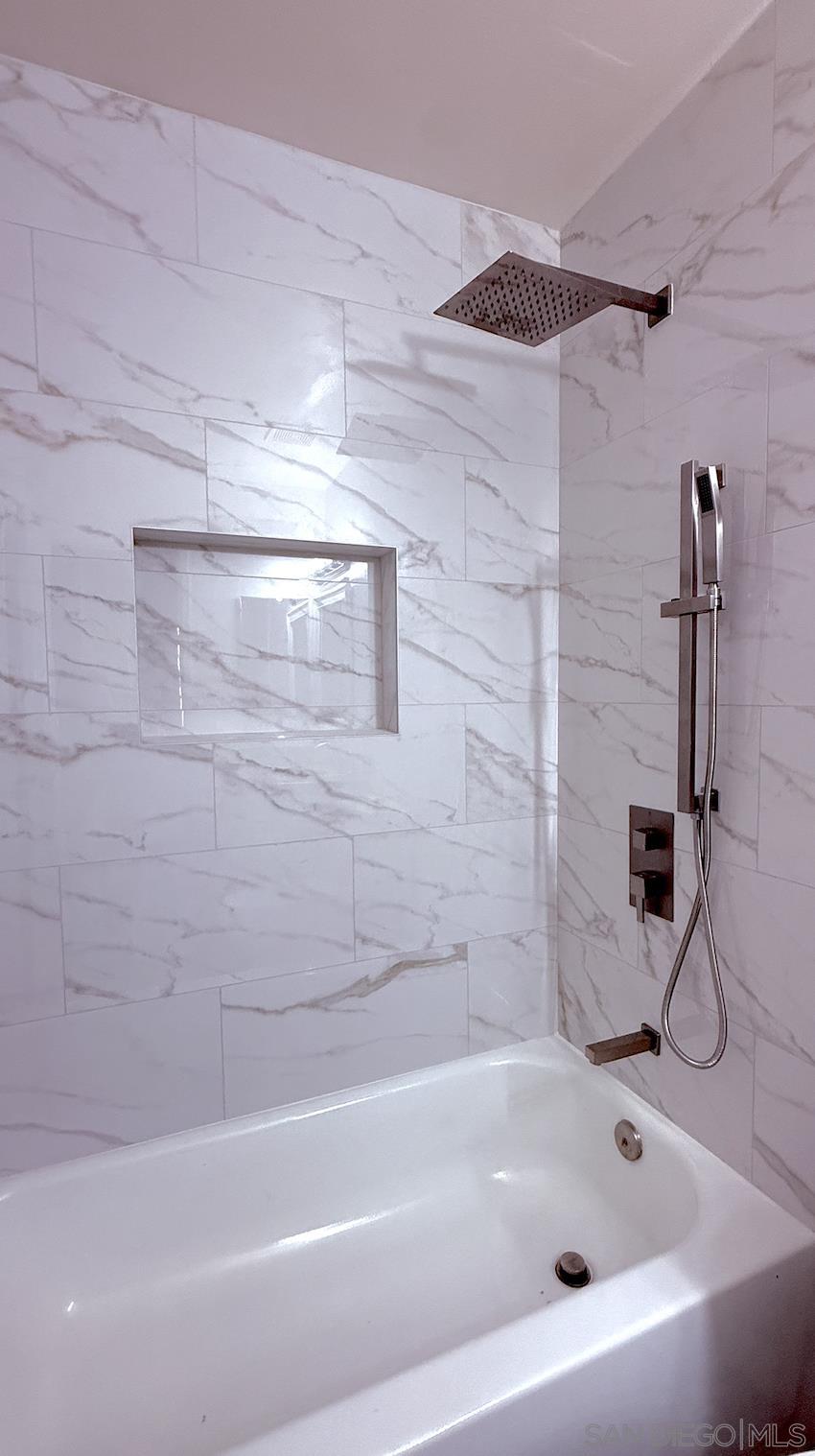 Detail Gallery Image 9 of 9 For 6677  Paseo Del Norte  #F,  Carlsbad,  CA 92011 - 2 Beds | 2 Baths