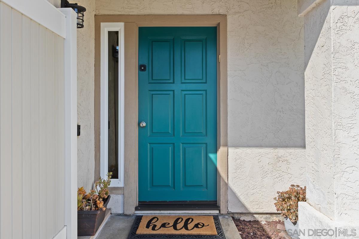 Detail Gallery Image 3 of 38 For 17926  Cassia Pl, San Diego,  CA 92127 - 3 Beds | 2/1 Baths