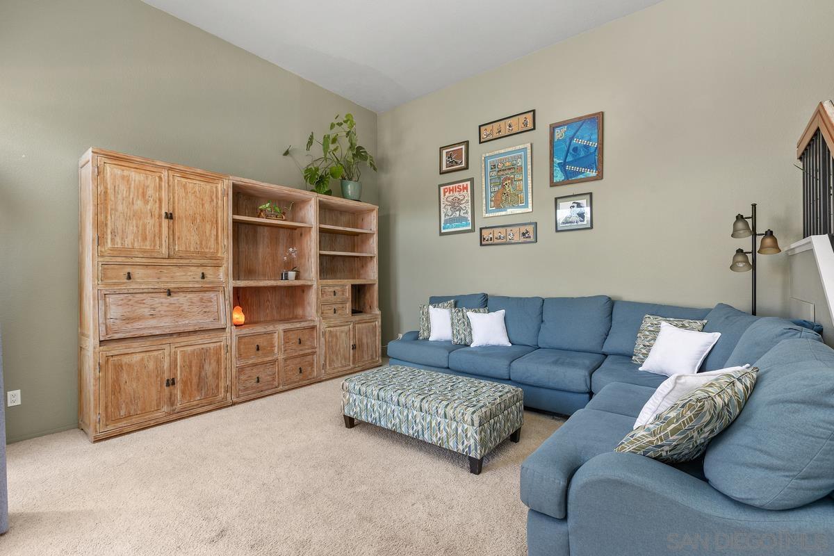 Detail Gallery Image 4 of 38 For 17926  Cassia Pl, San Diego,  CA 92127 - 3 Beds | 2/1 Baths