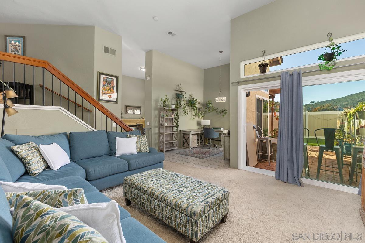 Detail Gallery Image 5 of 38 For 17926  Cassia Pl, San Diego,  CA 92127 - 3 Beds | 2/1 Baths