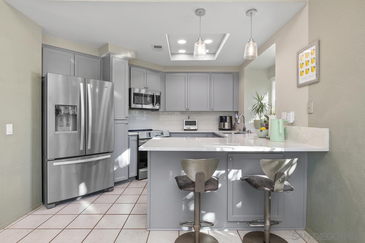 Detail Gallery Image 6 of 38 For 17926  Cassia Pl, San Diego,  CA 92127 - 3 Beds | 2/1 Baths