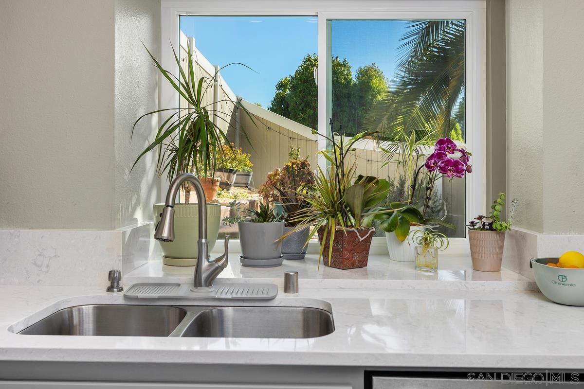 Detail Gallery Image 10 of 38 For 17926  Cassia Pl, San Diego,  CA 92127 - 3 Beds | 2/1 Baths