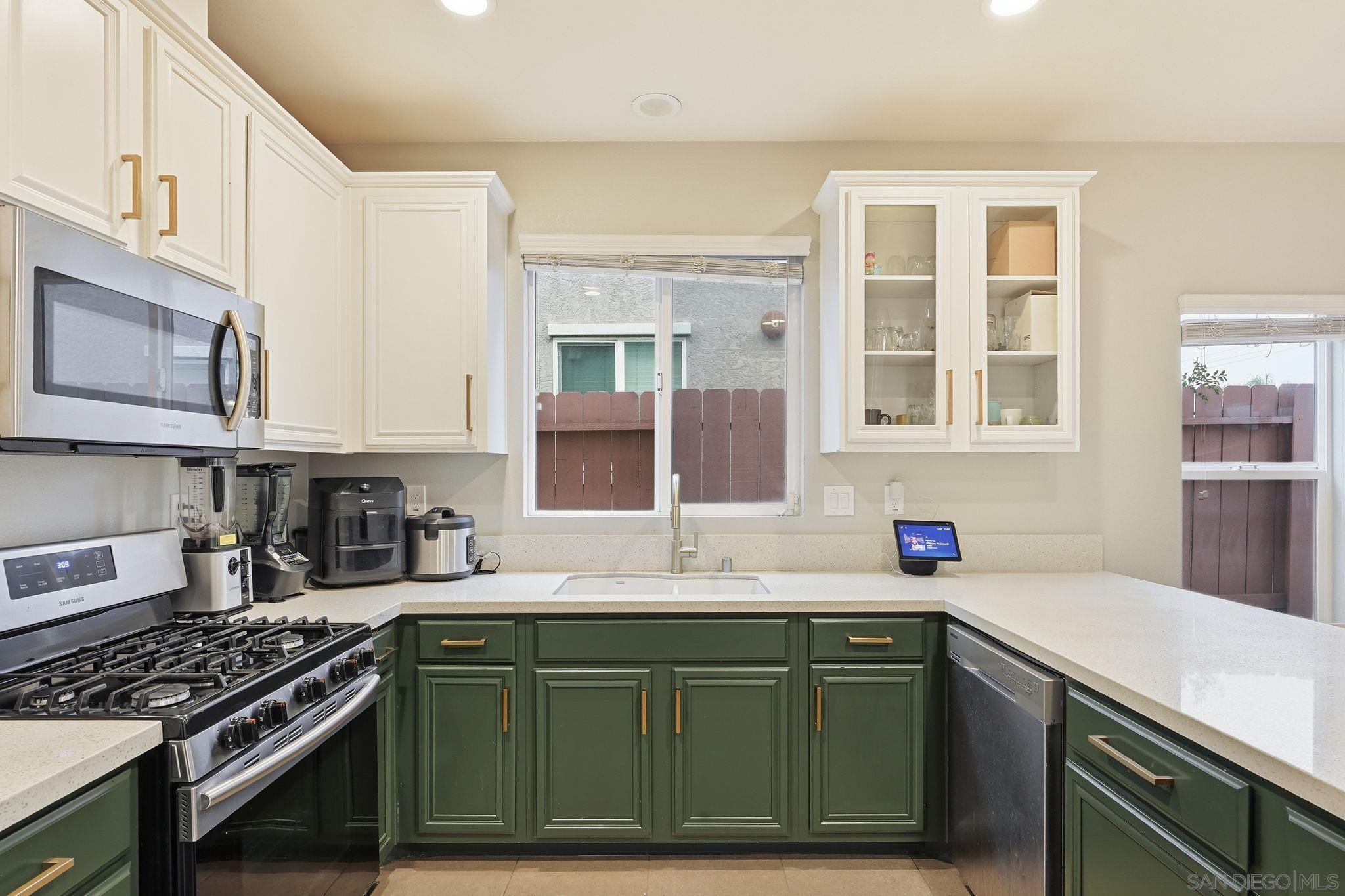 Detail Gallery Image 11 of 45 For 522  Mary Lane, El Cajon,  CA 92021 - 4 Beds | 2/1 Baths