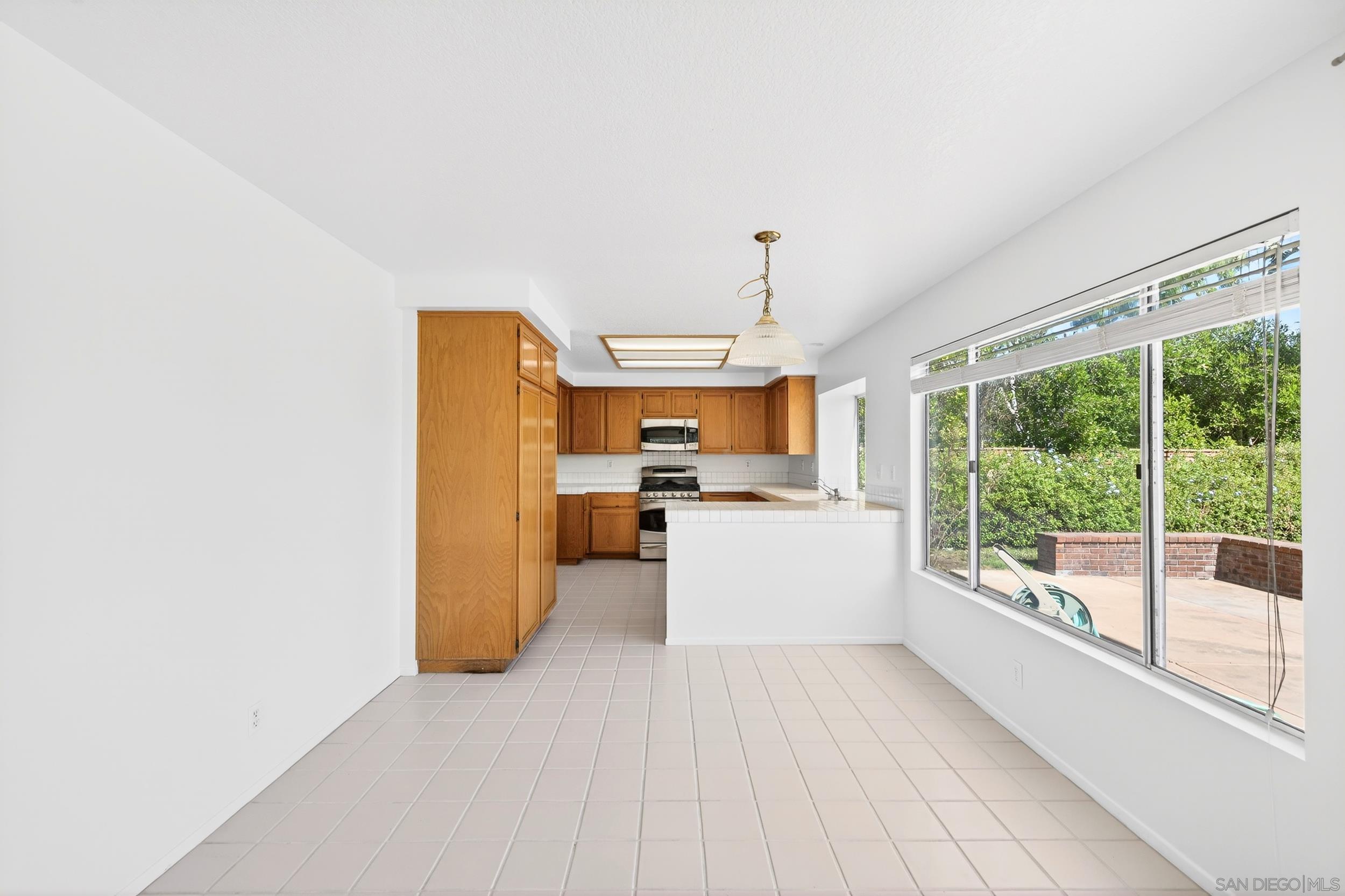 Detail Gallery Image 14 of 54 For 3577  Belgian Dr, Norco,  CA 92860 - 4 Beds | 3 Baths