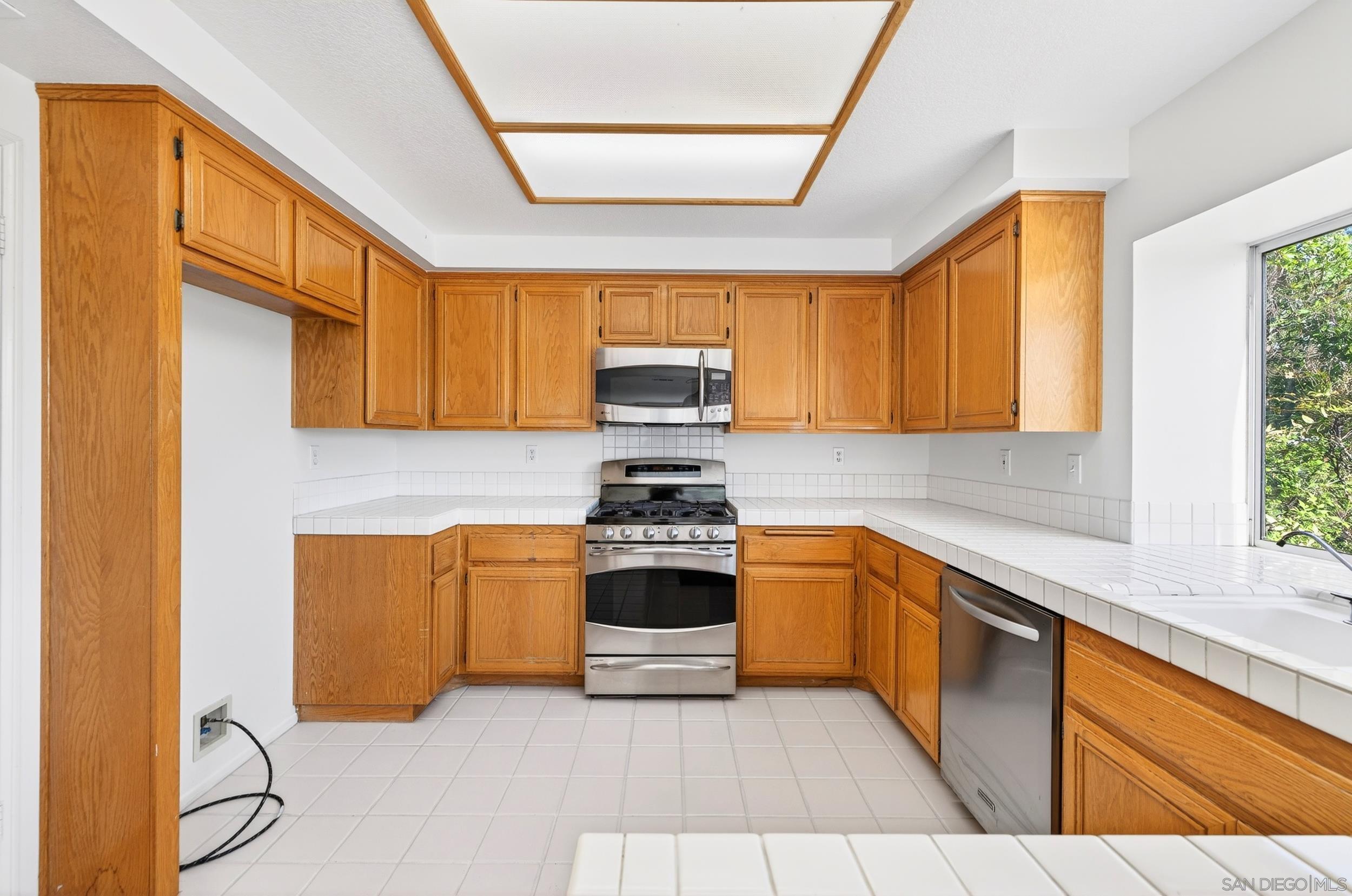 Detail Gallery Image 15 of 54 For 3577  Belgian Dr, Norco,  CA 92860 - 4 Beds | 3 Baths