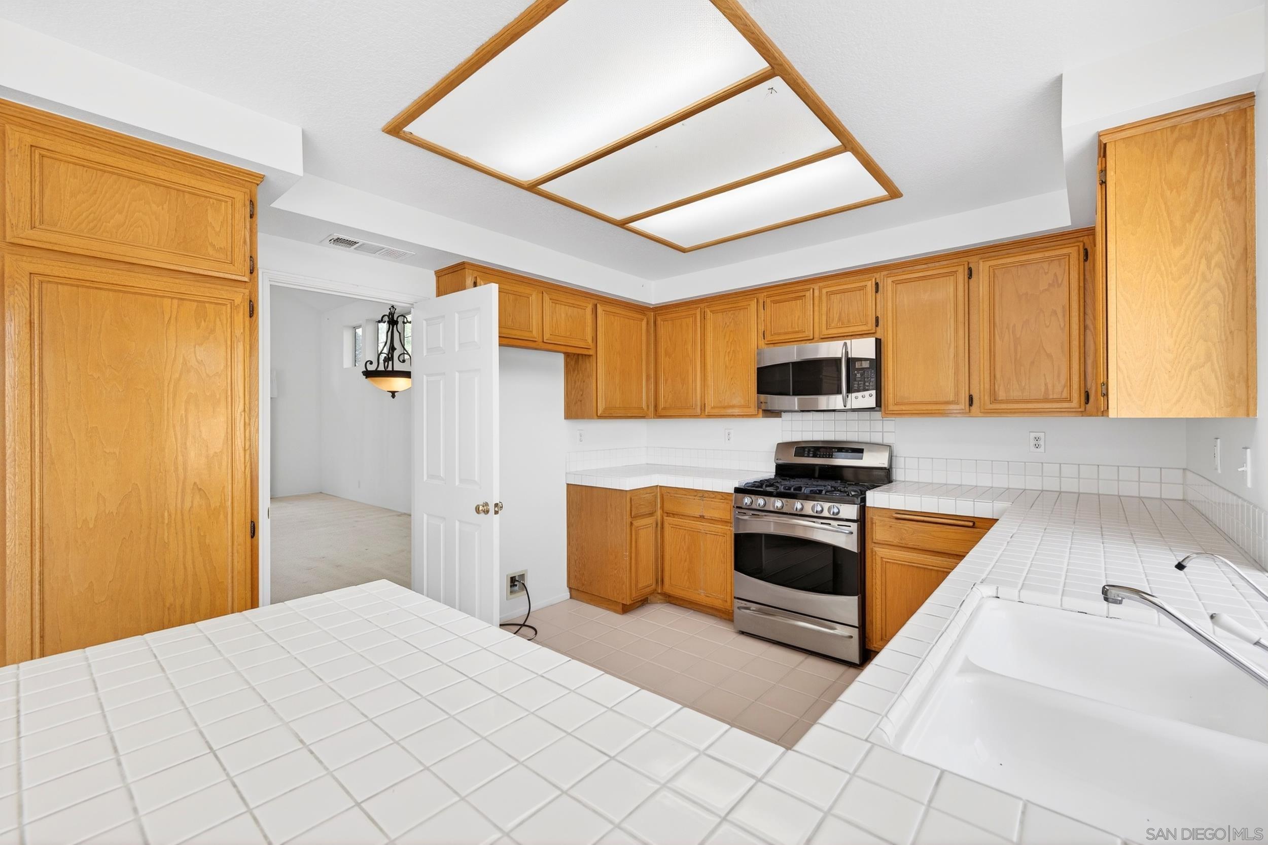 Detail Gallery Image 19 of 54 For 3577  Belgian Dr, Norco,  CA 92860 - 4 Beds | 3 Baths