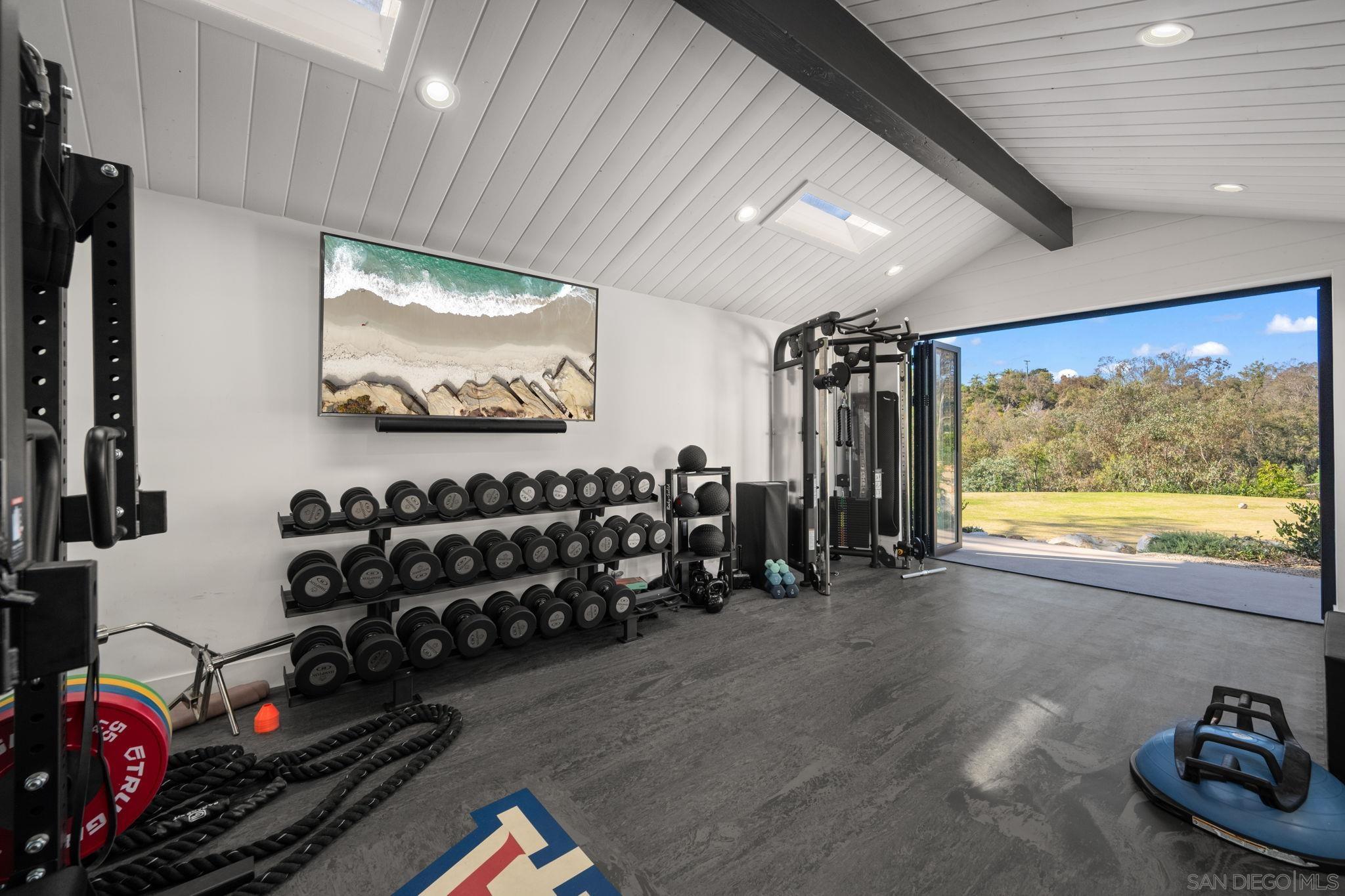 Detail Gallery Image 12 of 22 For 5424  El Cielito, Rancho Santa Fe,  CA 92067 - 6 Beds | 6/1 Baths