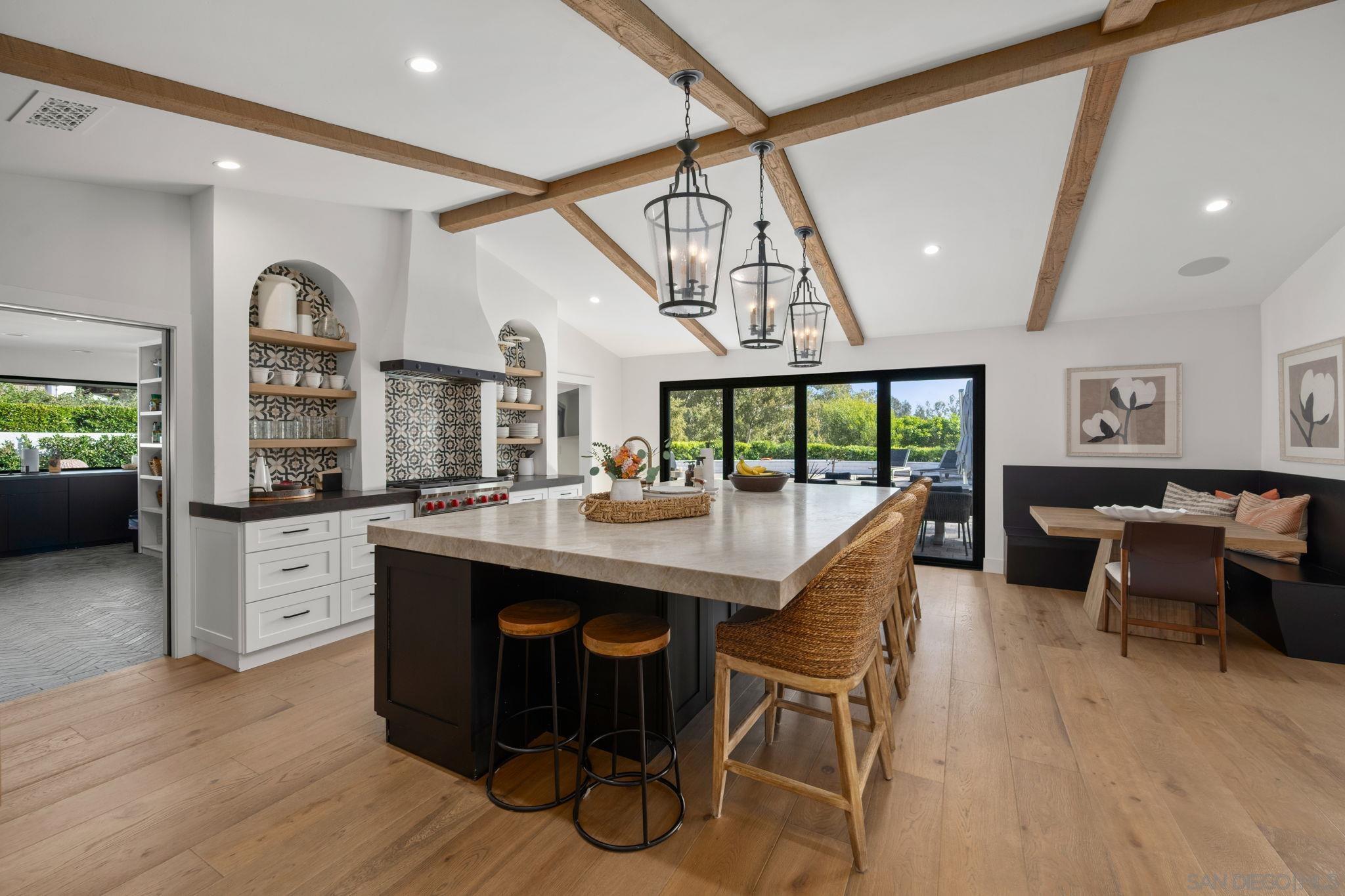 Detail Gallery Image 7 of 22 For 5424  El Cielito, Rancho Santa Fe,  CA 92067 - 6 Beds | 6/1 Baths