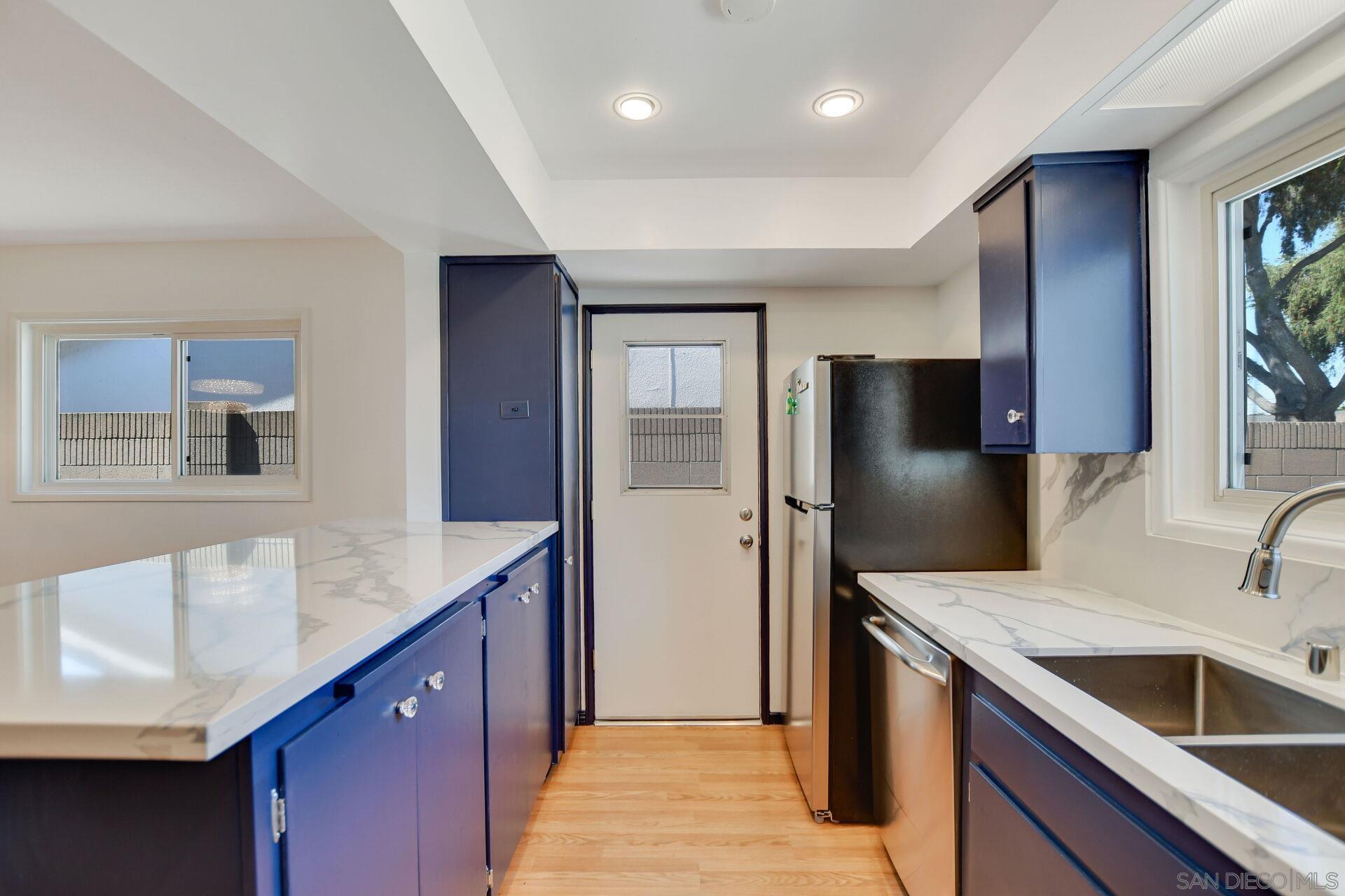 Detail Gallery Image 12 of 66 For 11518  205th St, Lakewood,  CA 90715 - 3 Beds | 2 Baths