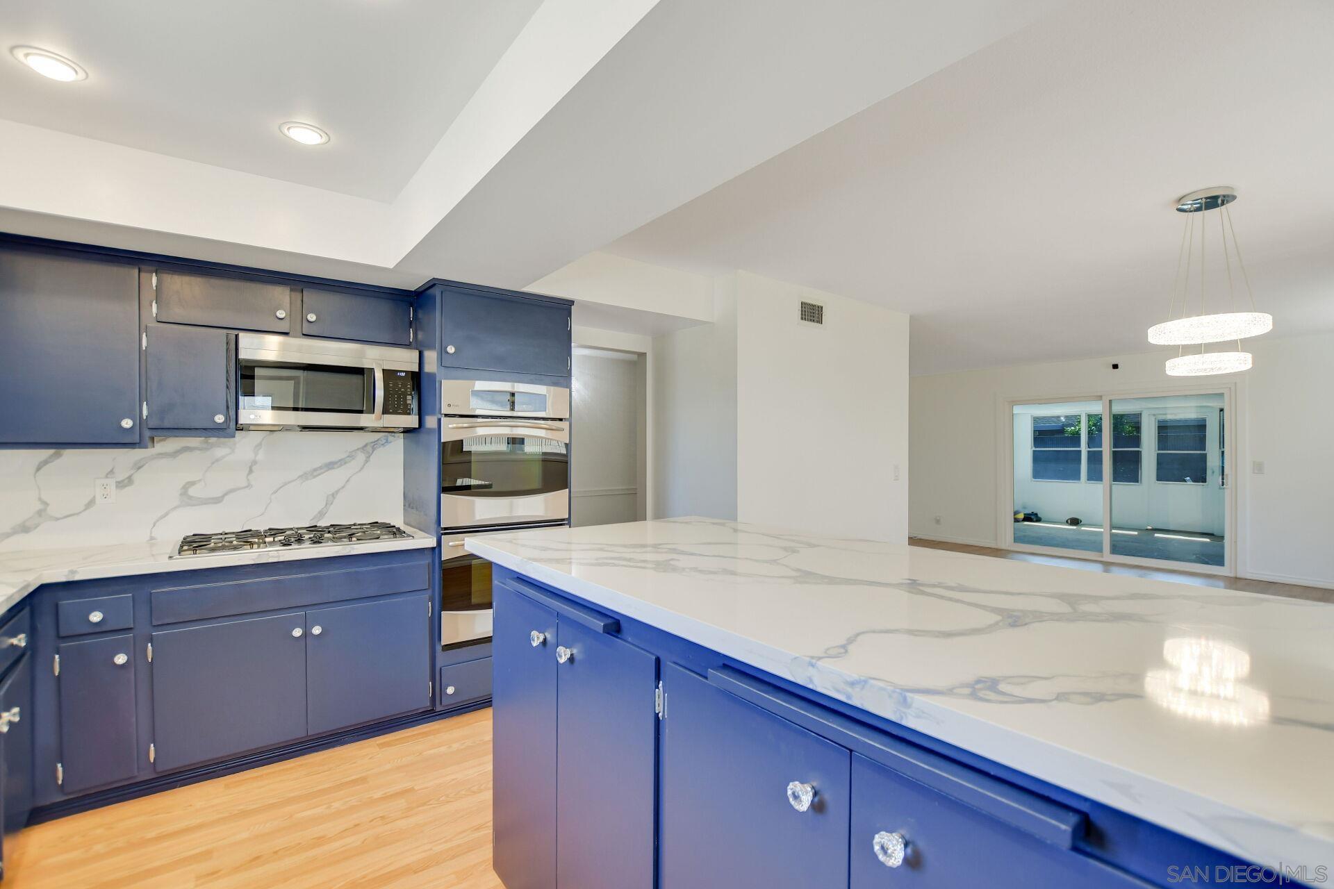 Detail Gallery Image 13 of 66 For 11518  205th St, Lakewood,  CA 90715 - 3 Beds | 2 Baths