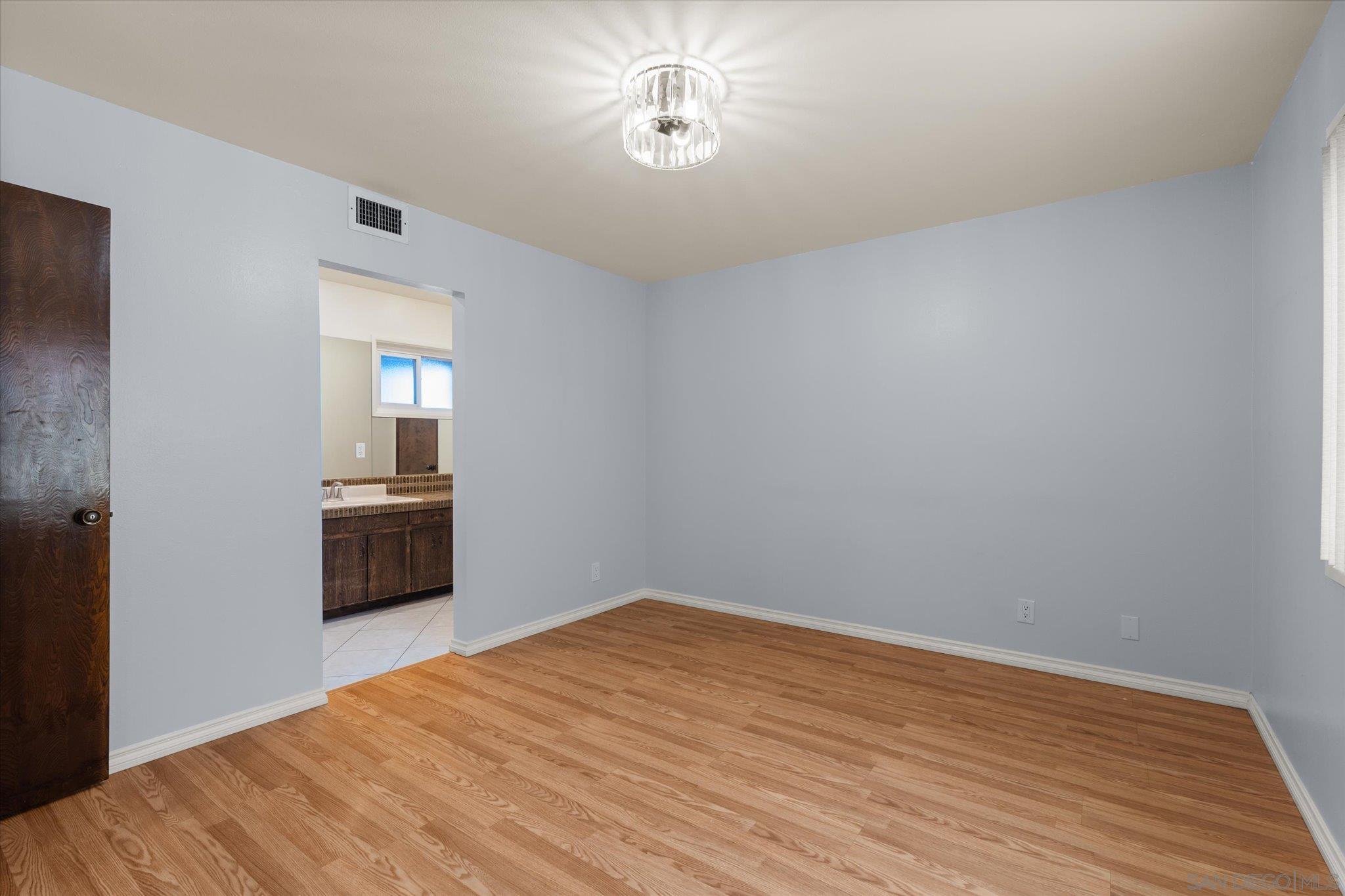 Detail Gallery Image 16 of 66 For 11518  205th St, Lakewood,  CA 90715 - 3 Beds | 2 Baths