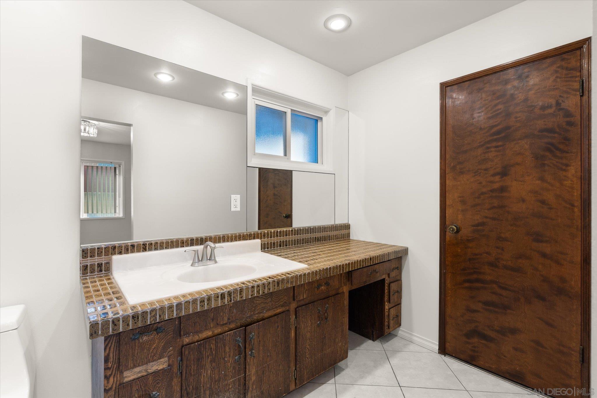 Detail Gallery Image 17 of 66 For 11518  205th St, Lakewood,  CA 90715 - 3 Beds | 2 Baths