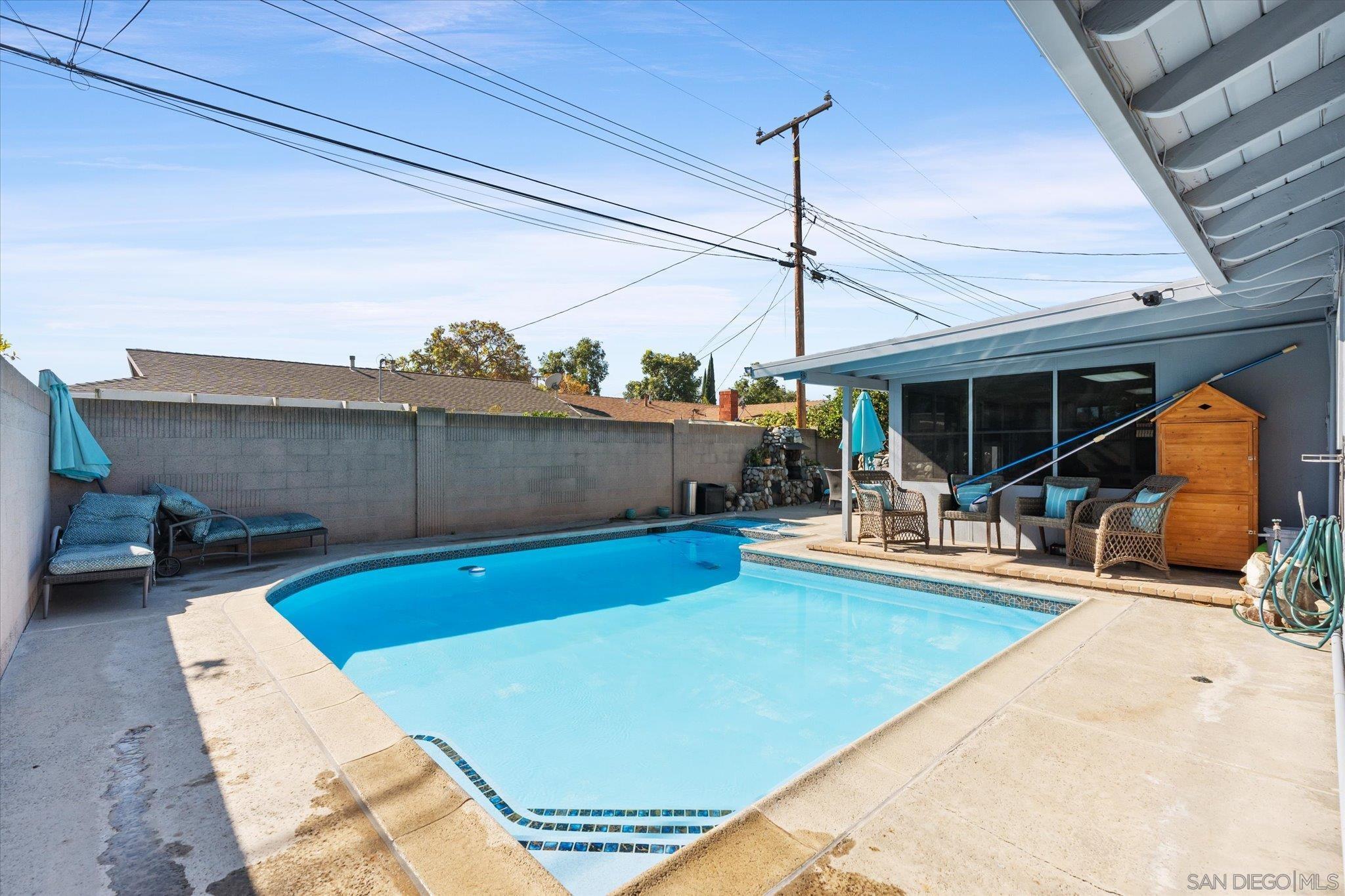 Detail Gallery Image 28 of 66 For 11518  205th St, Lakewood,  CA 90715 - 3 Beds | 2 Baths