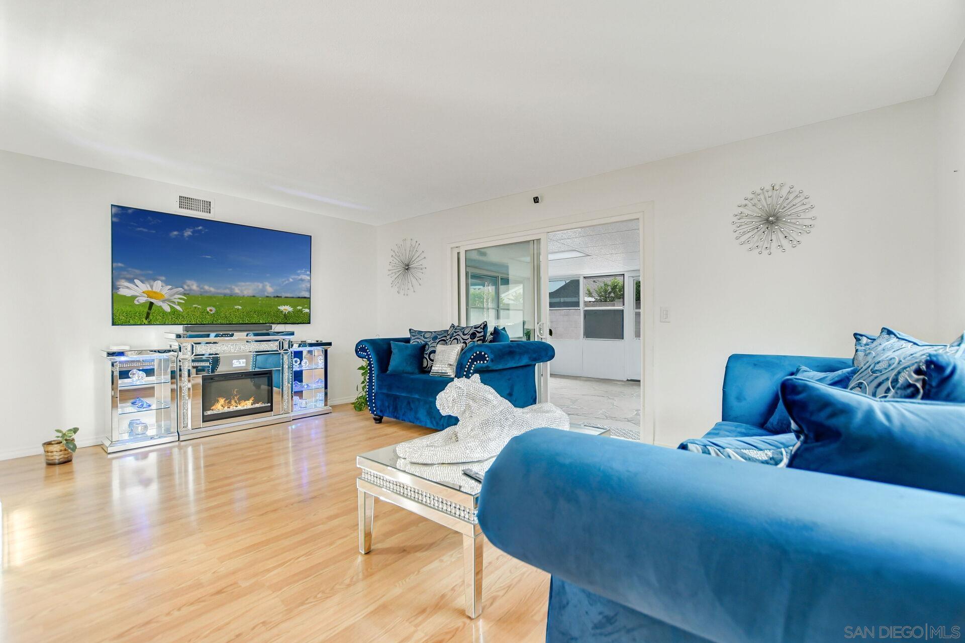 Detail Gallery Image 37 of 66 For 11518  205th St, Lakewood,  CA 90715 - 3 Beds | 2 Baths