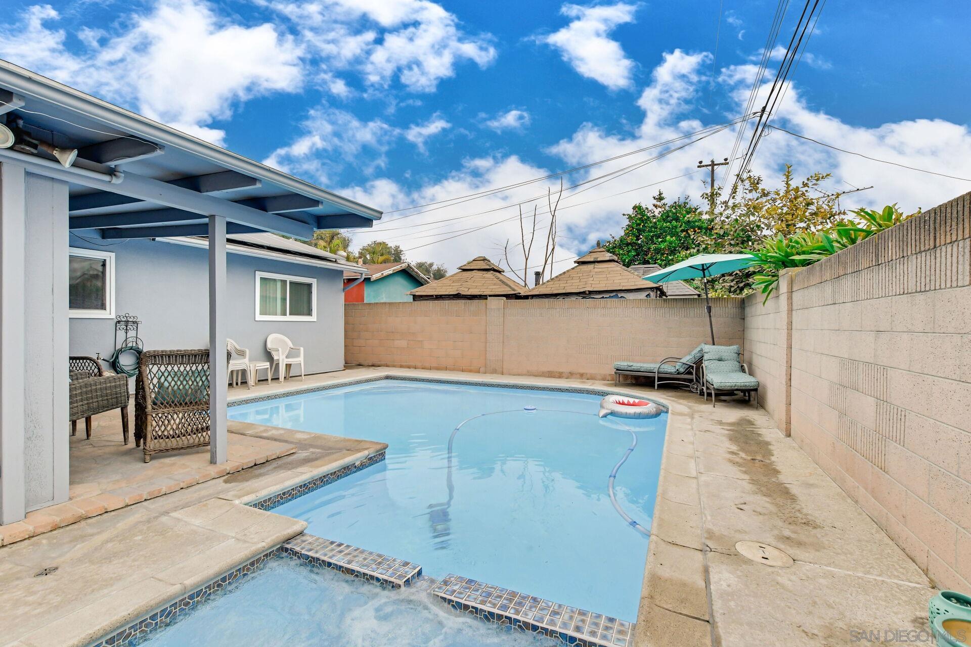 Detail Gallery Image 49 of 66 For 11518  205th St, Lakewood,  CA 90715 - 3 Beds | 2 Baths