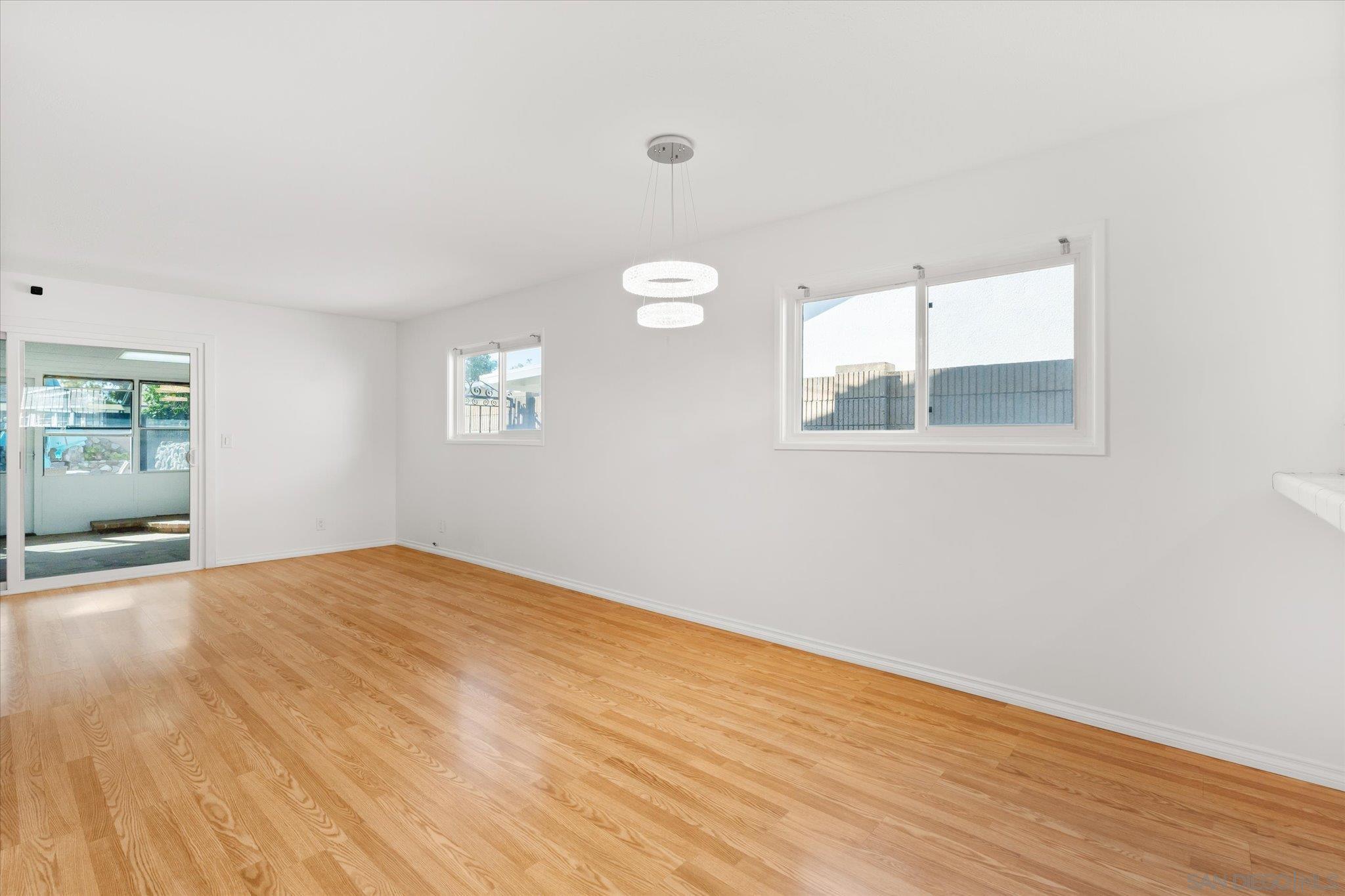 Detail Gallery Image 8 of 66 For 11518  205th St, Lakewood,  CA 90715 - 3 Beds | 2 Baths