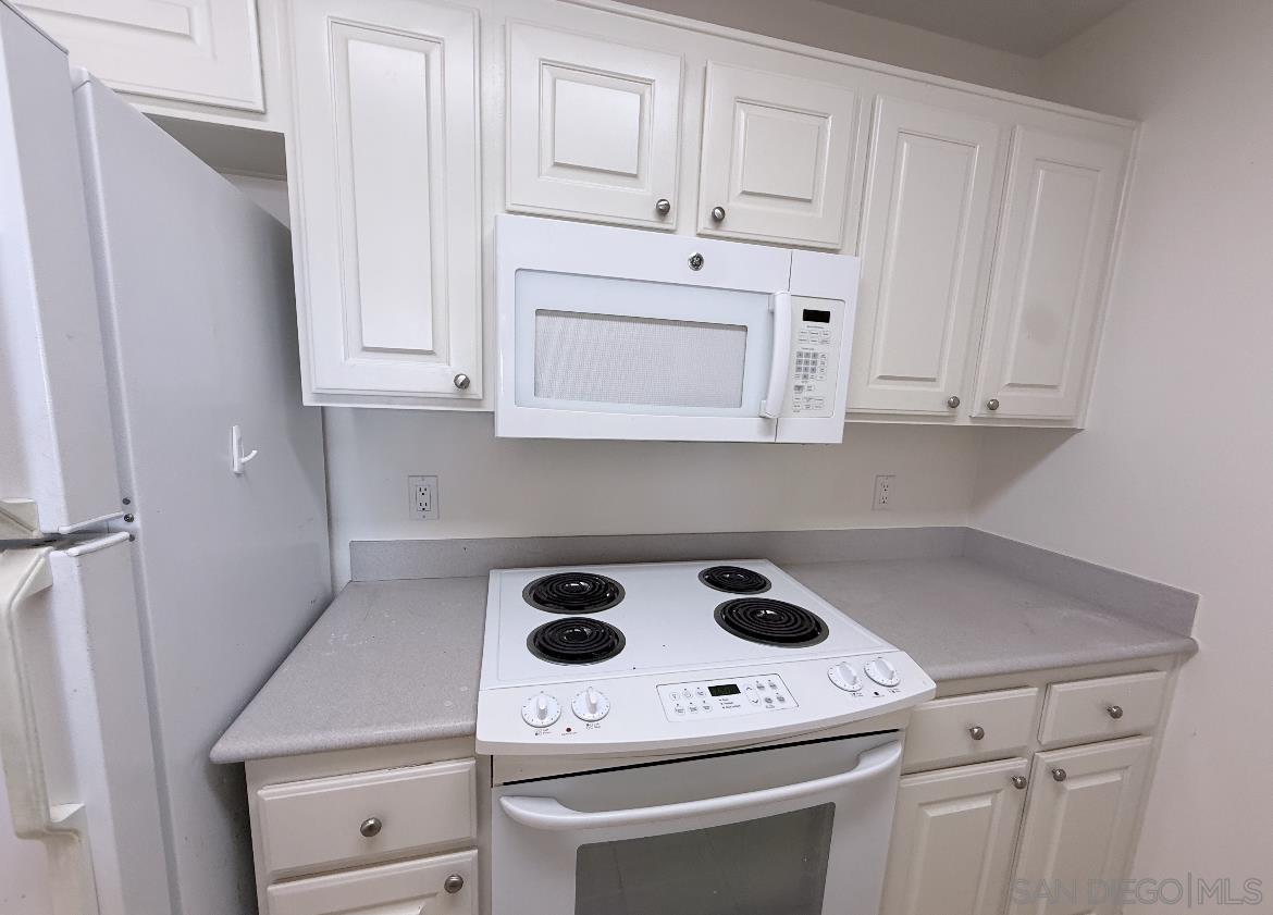 Detail Gallery Image 12 of 20 For 5726  La Jolla Blvd  207, La Jolla,  CA 92037 - 2 Beds | 2 Baths