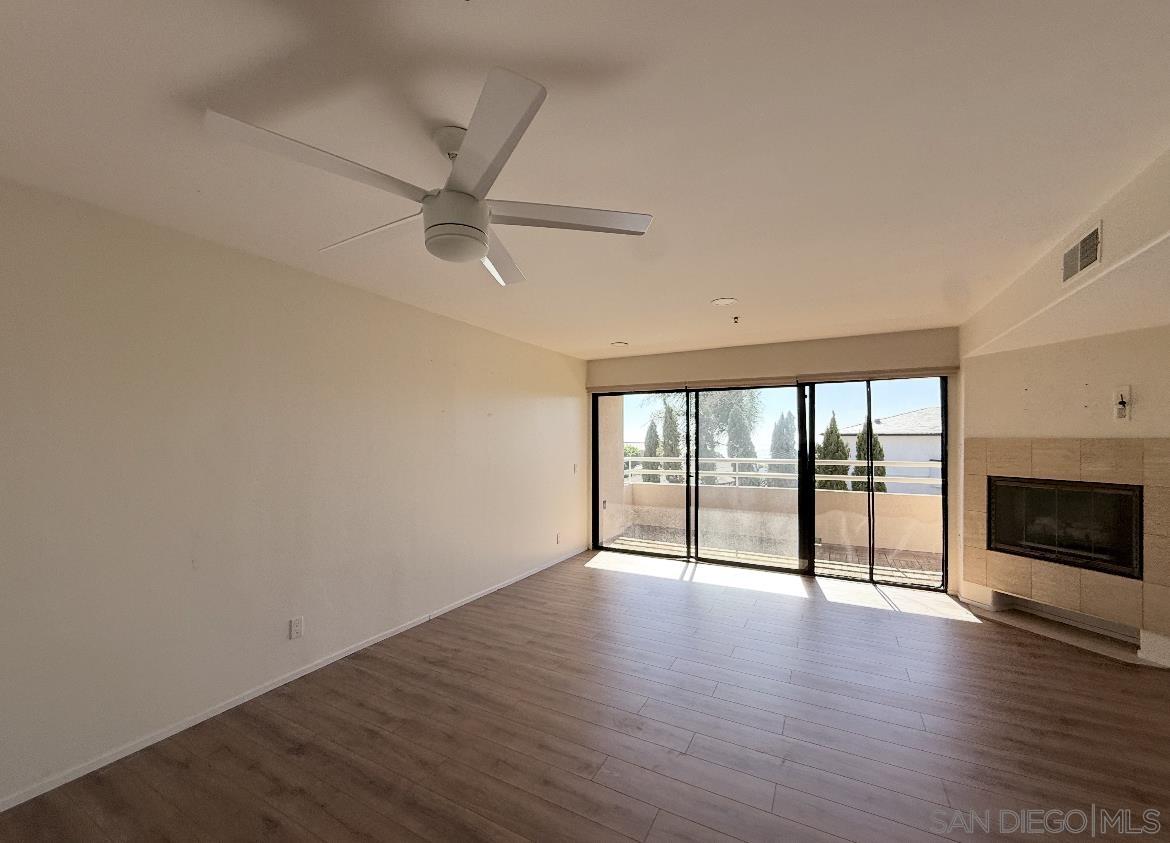 Detail Gallery Image 14 of 20 For 5726  La Jolla Blvd  207, La Jolla,  CA 92037 - 2 Beds | 2 Baths