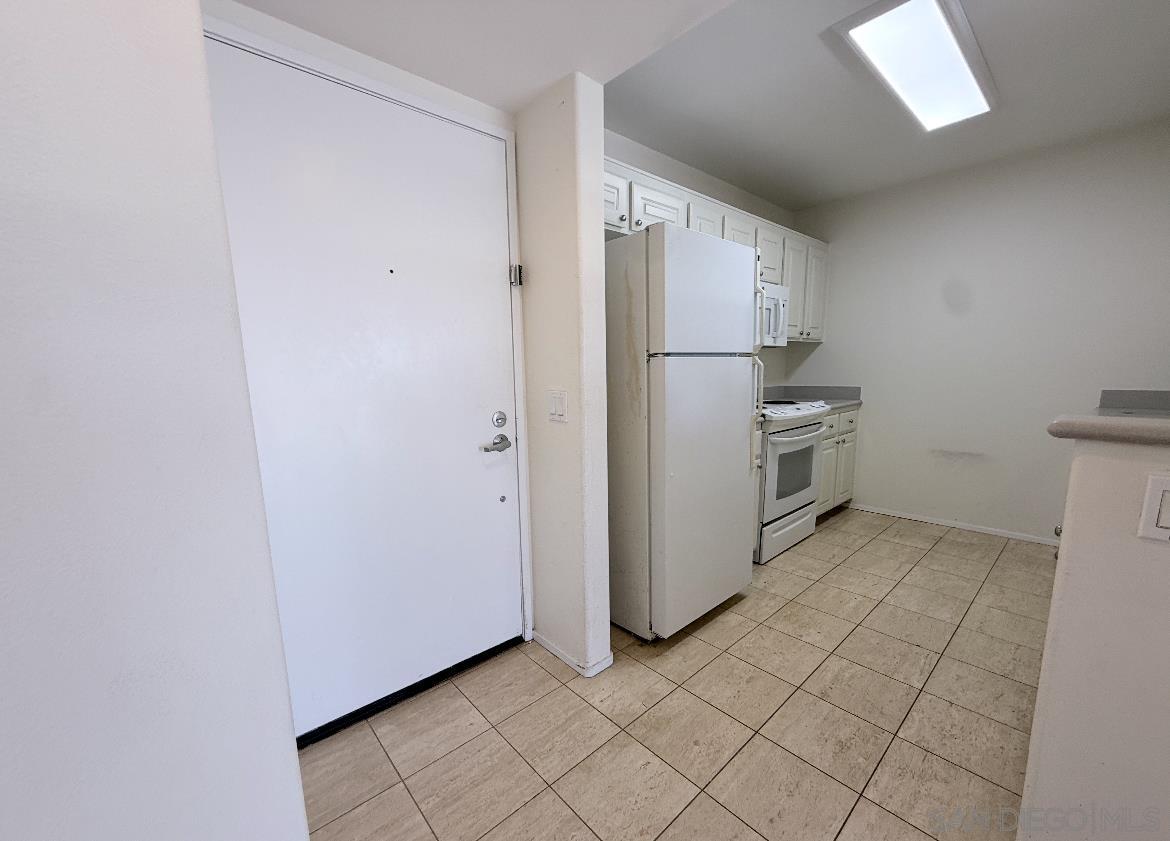 Detail Gallery Image 10 of 20 For 5726  La Jolla Blvd  207, La Jolla,  CA 92037 - 2 Beds | 2 Baths