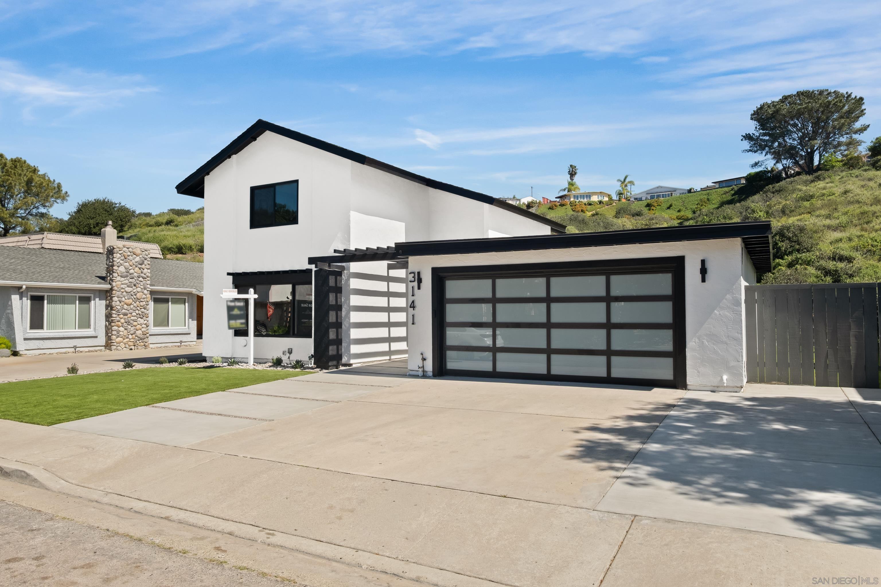 Detail Gallery Image 2 of 40 For 3141  Erie Street, San Diego,  CA 92117 - 3 Beds | 2/1 Baths