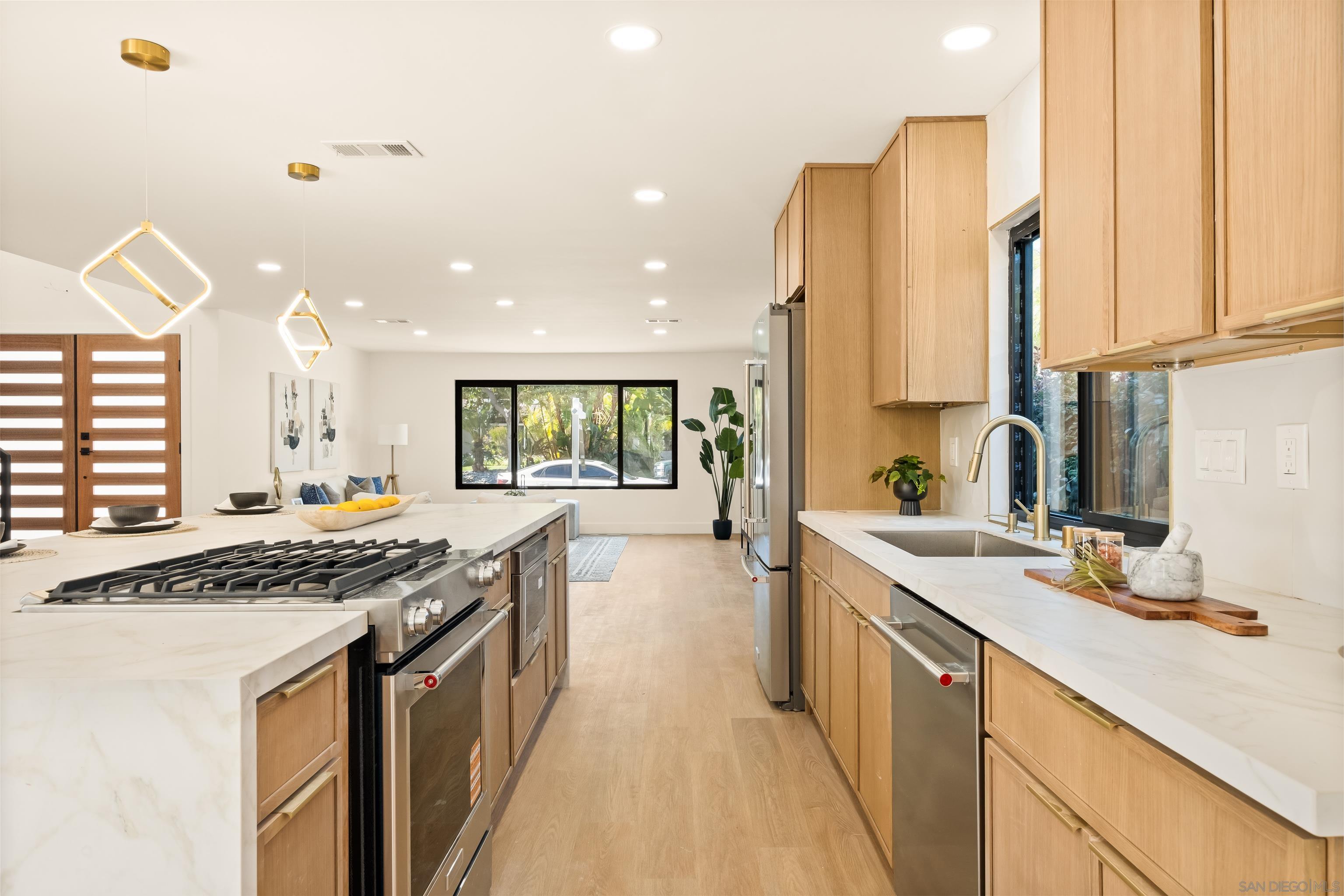 Detail Gallery Image 14 of 40 For 3141  Erie Street, San Diego,  CA 92117 - 3 Beds | 2/1 Baths