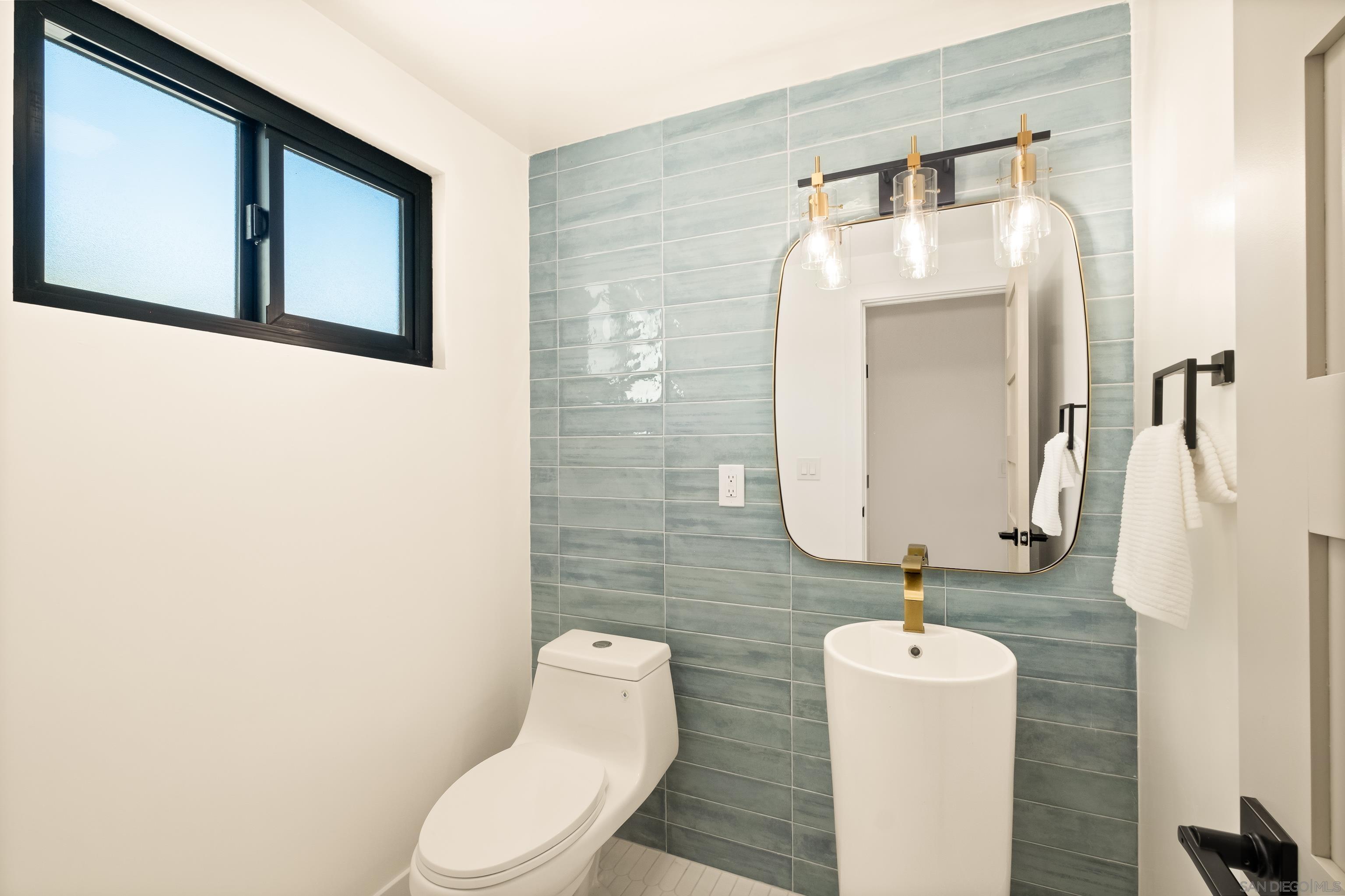 Detail Gallery Image 17 of 40 For 3141  Erie Street, San Diego,  CA 92117 - 3 Beds | 2/1 Baths