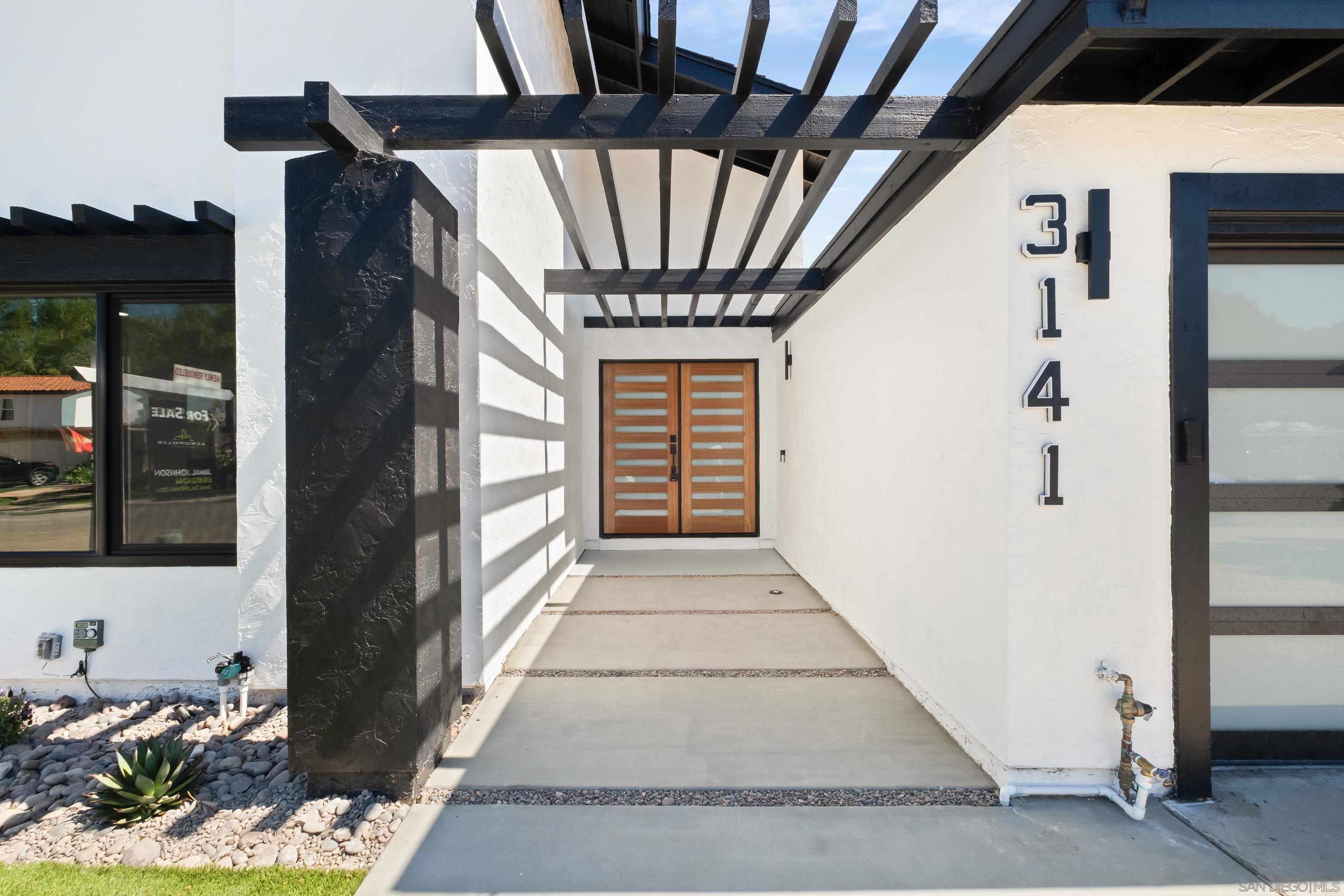 Detail Gallery Image 3 of 40 For 3141  Erie Street, San Diego,  CA 92117 - 3 Beds | 2/1 Baths