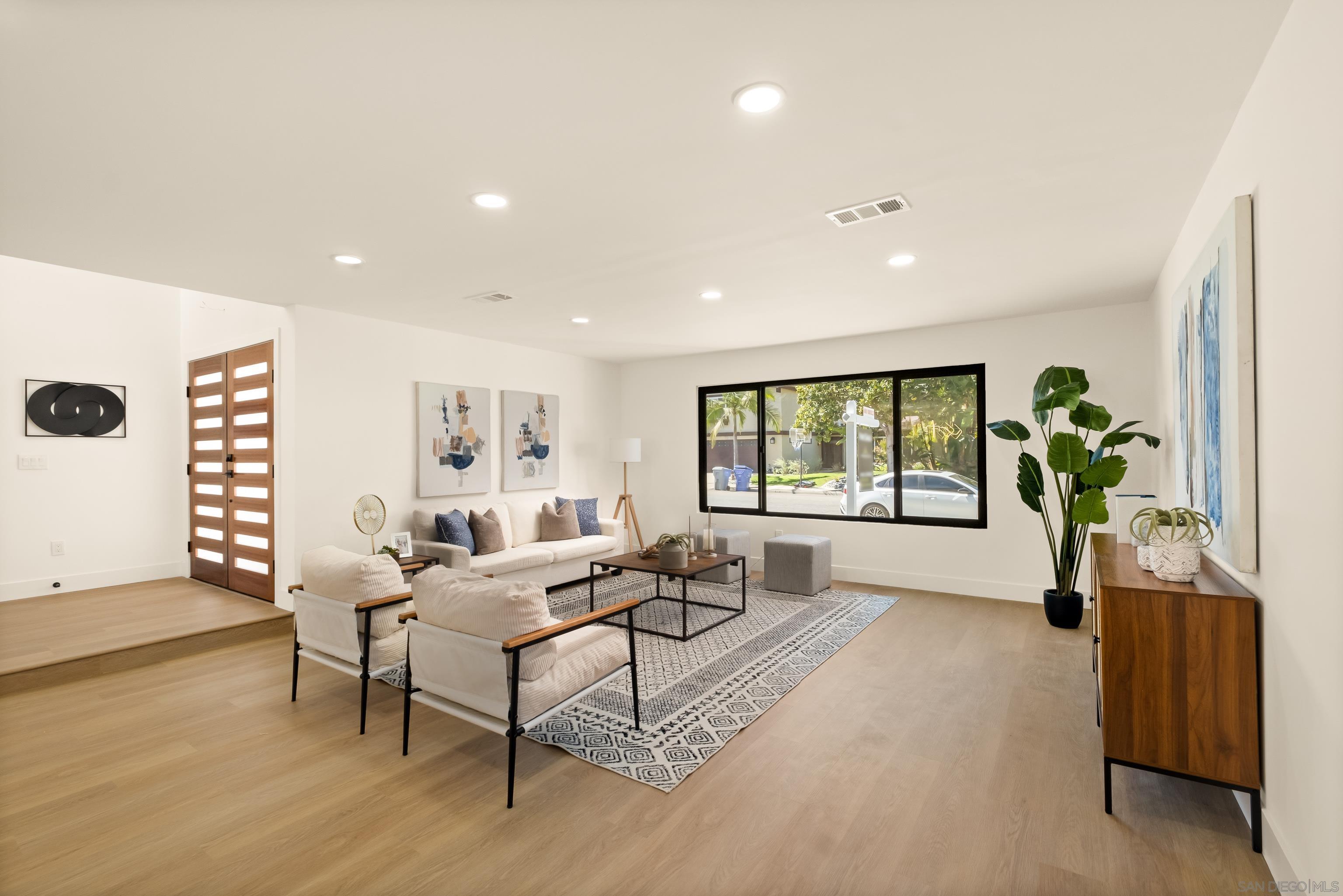 Detail Gallery Image 5 of 40 For 3141  Erie Street, San Diego,  CA 92117 - 3 Beds | 2/1 Baths