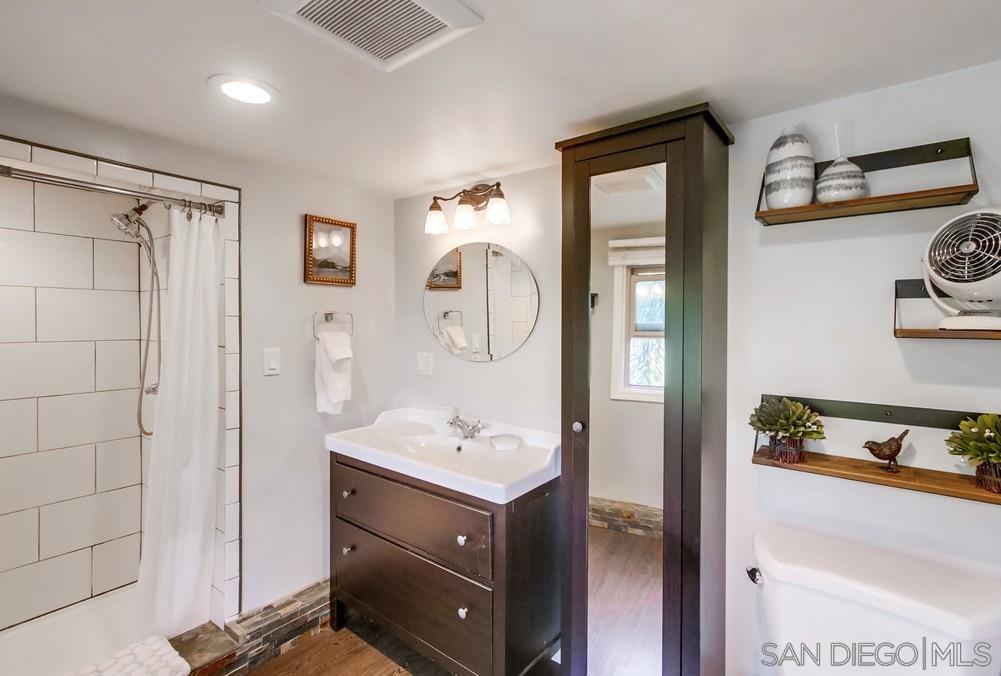 Detail Gallery Image 9 of 17 For 5438  Gilbert Dr  C, San Diego,  CA 92115 - 0 Beds | 1 Baths
