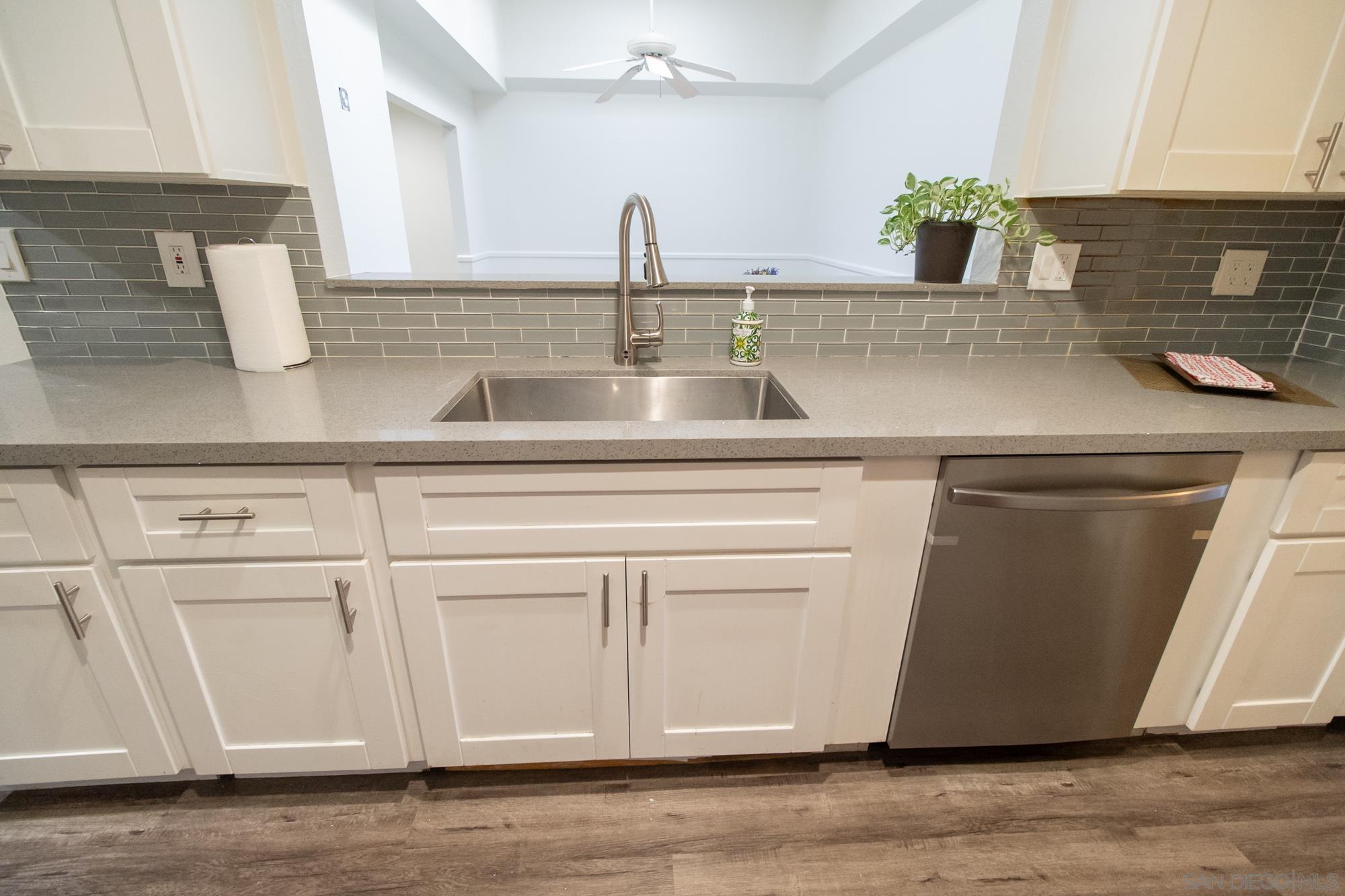 Detail Gallery Image 15 of 52 For 4114  Collwood Lane, San Diego,  CA 92115 - 4 Beds | 2/1 Baths