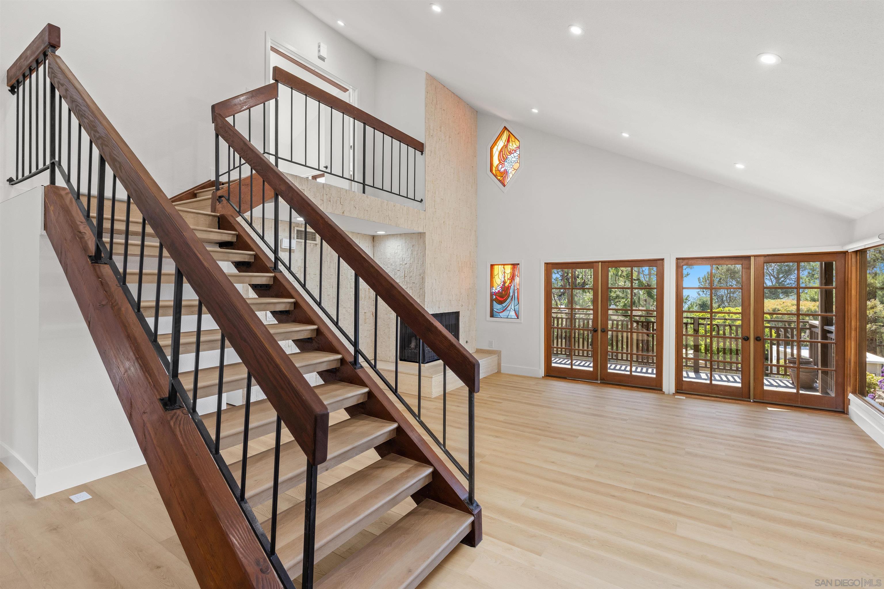 Detail Gallery Image 2 of 45 For 13645  Pine Needles Dr, Del Mar,  CA 92014 - 4 Beds | 2/1 Baths